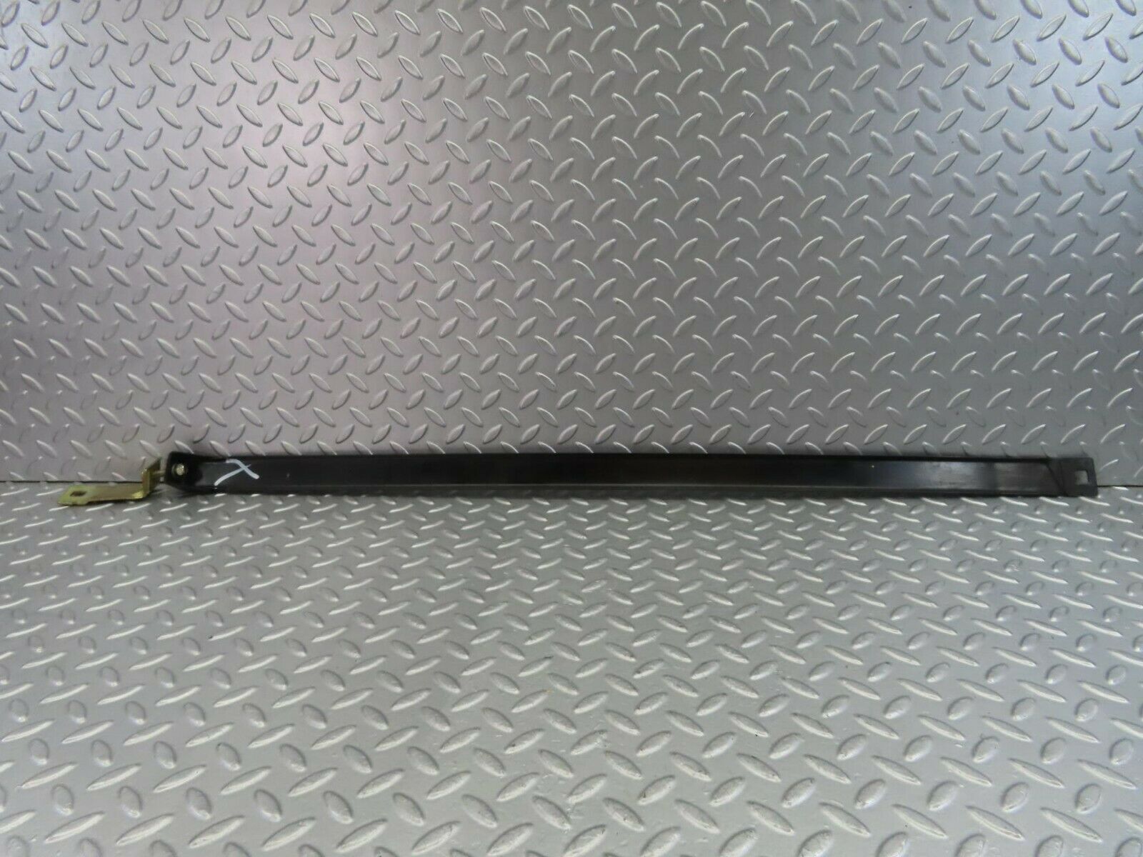 10657 Mercedes-Benz W201 190E Fuel Tank Tightening Strap 2014700040