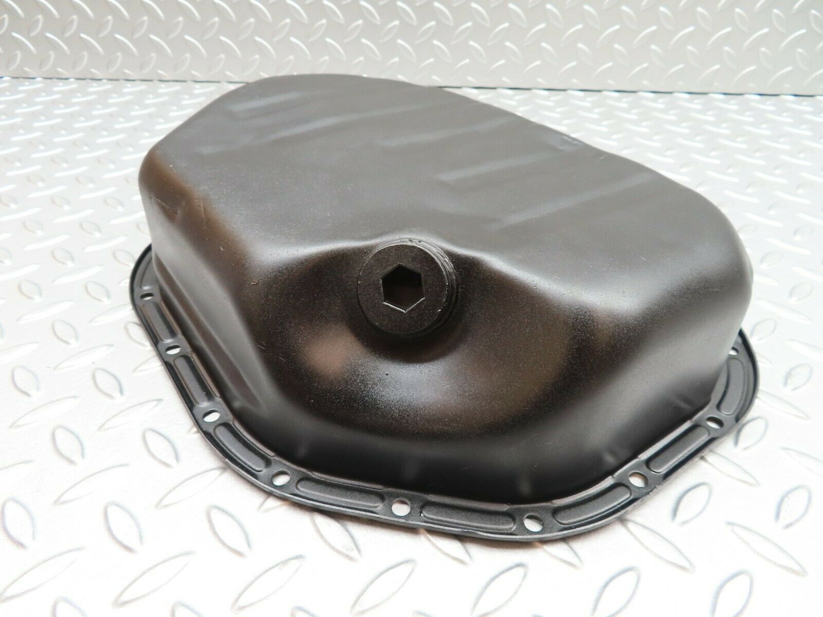 4891 Mercedes-Benz W114 280CE Coupe Oil Sump
