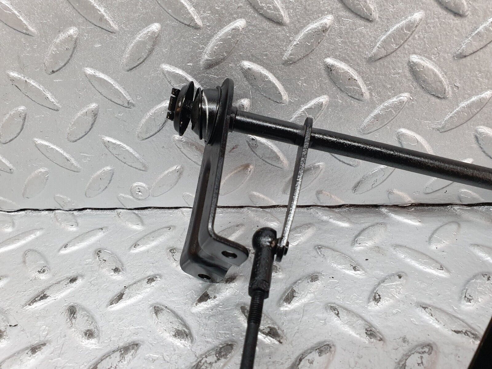 41234 Mercedes-Benz W126 300SE Throttle Linkage