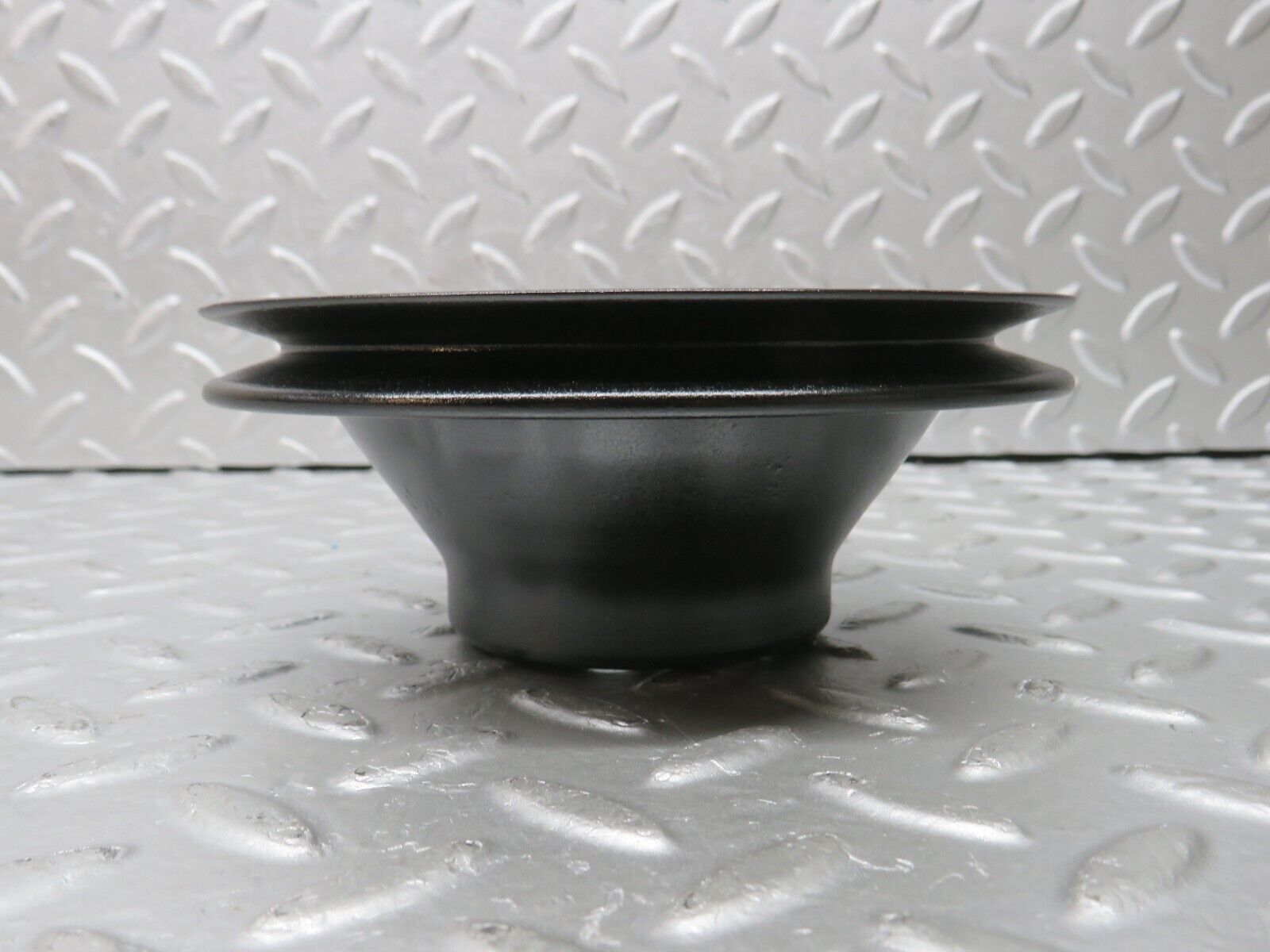 32907 Mercedes-Benz W123 300D Water Pump Pulley