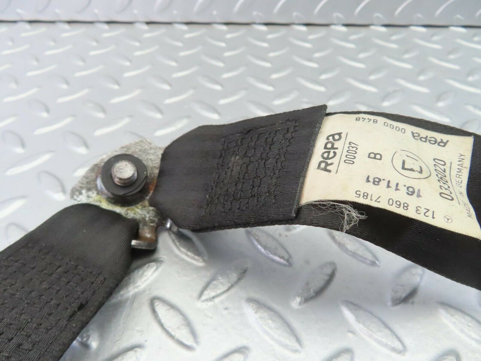 9972 Mercedes-Benz C123 230CE Coupe Rear Seat Belt Set With Buckles 1238607885