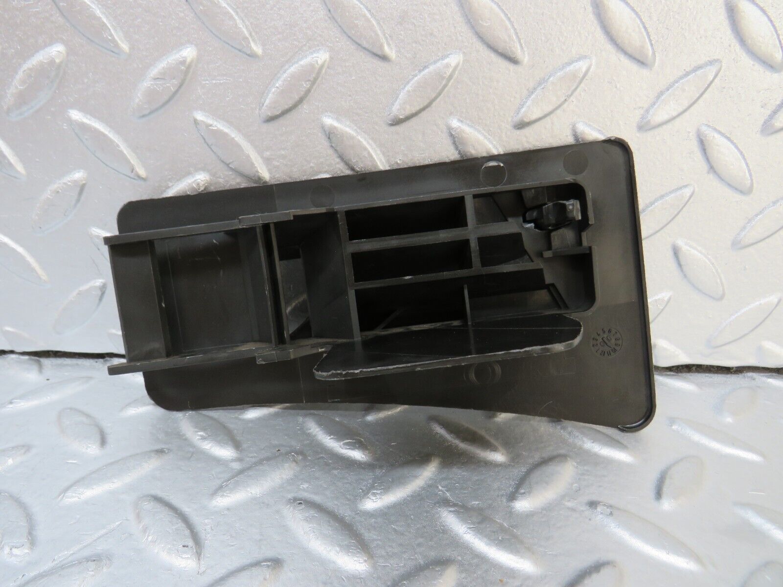 34999 Mercedes-Benz W210 320E Under Dash Air Vent Pair 2108300366 2108300466