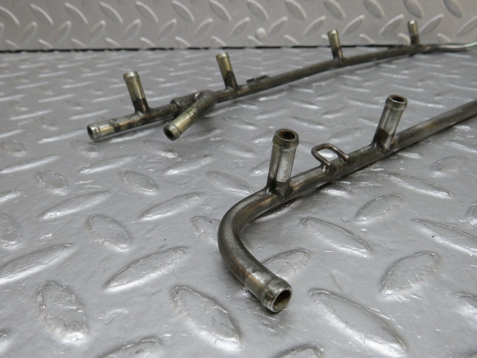 37547 Mercedes-Benz W109 300SEL Fuel Injection Pipe