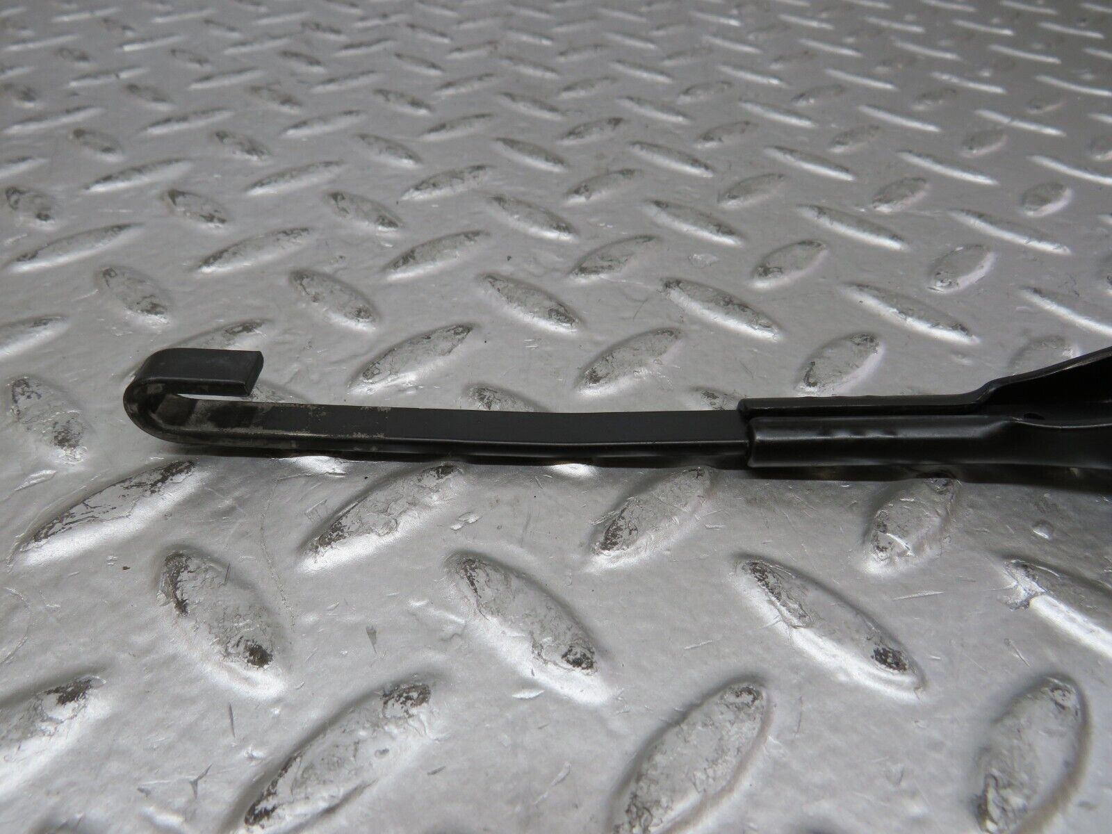 26607 Mercedes-Benz C124 220CE Coupe Wiper Arm