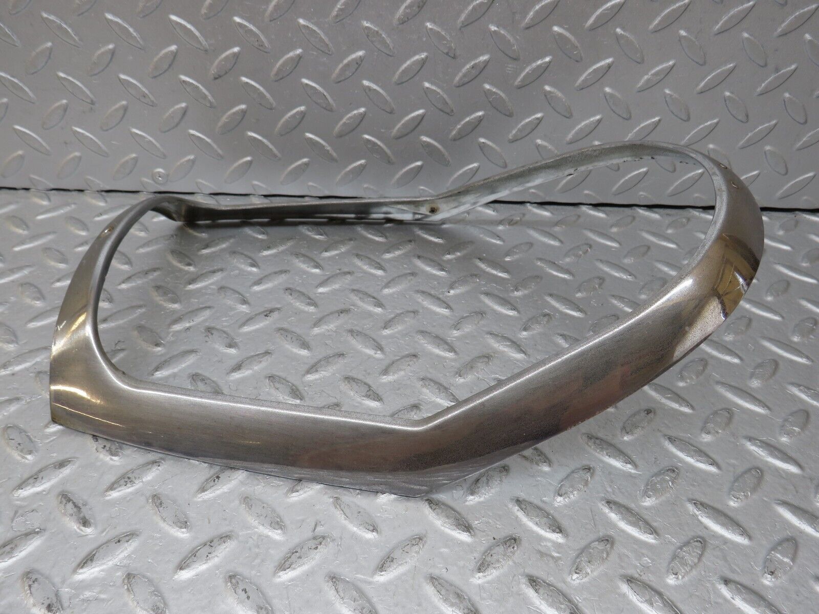 35752 Mercedes-Benz W108 Headlight Chrome Frame
