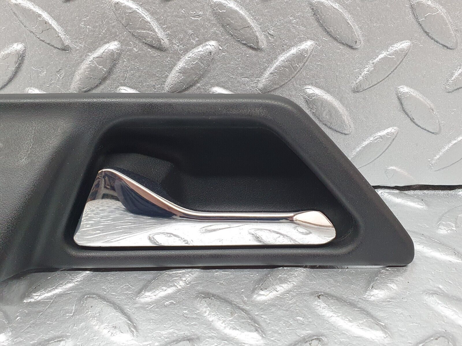 41516 Mercedes-Benz W124 200E Interior Door Handle Left Side 1247600161