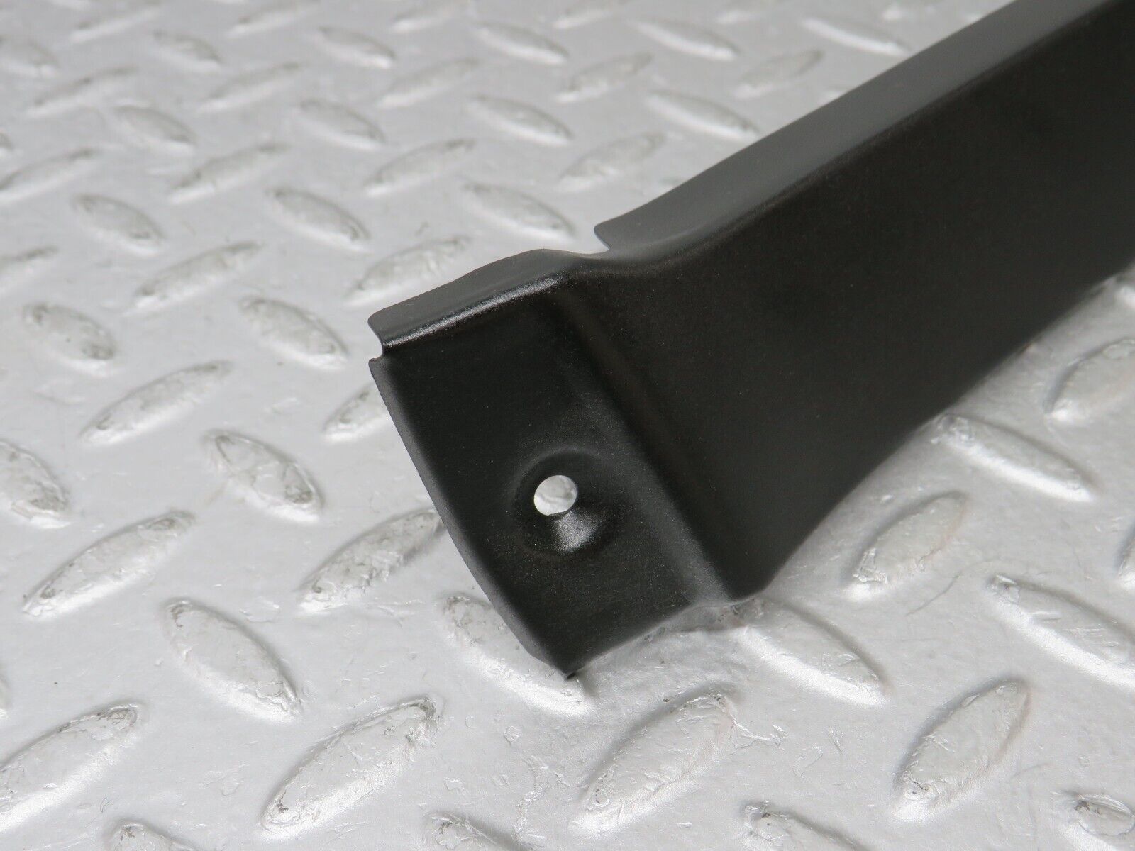 36343 Mercedes-Benz W126 420SE Under Headlight Trim Left Side