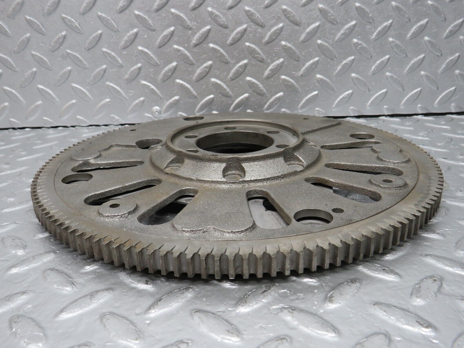 40424 Mercedes-Benz W110 230 Flywheel Starter Ring 1800321301