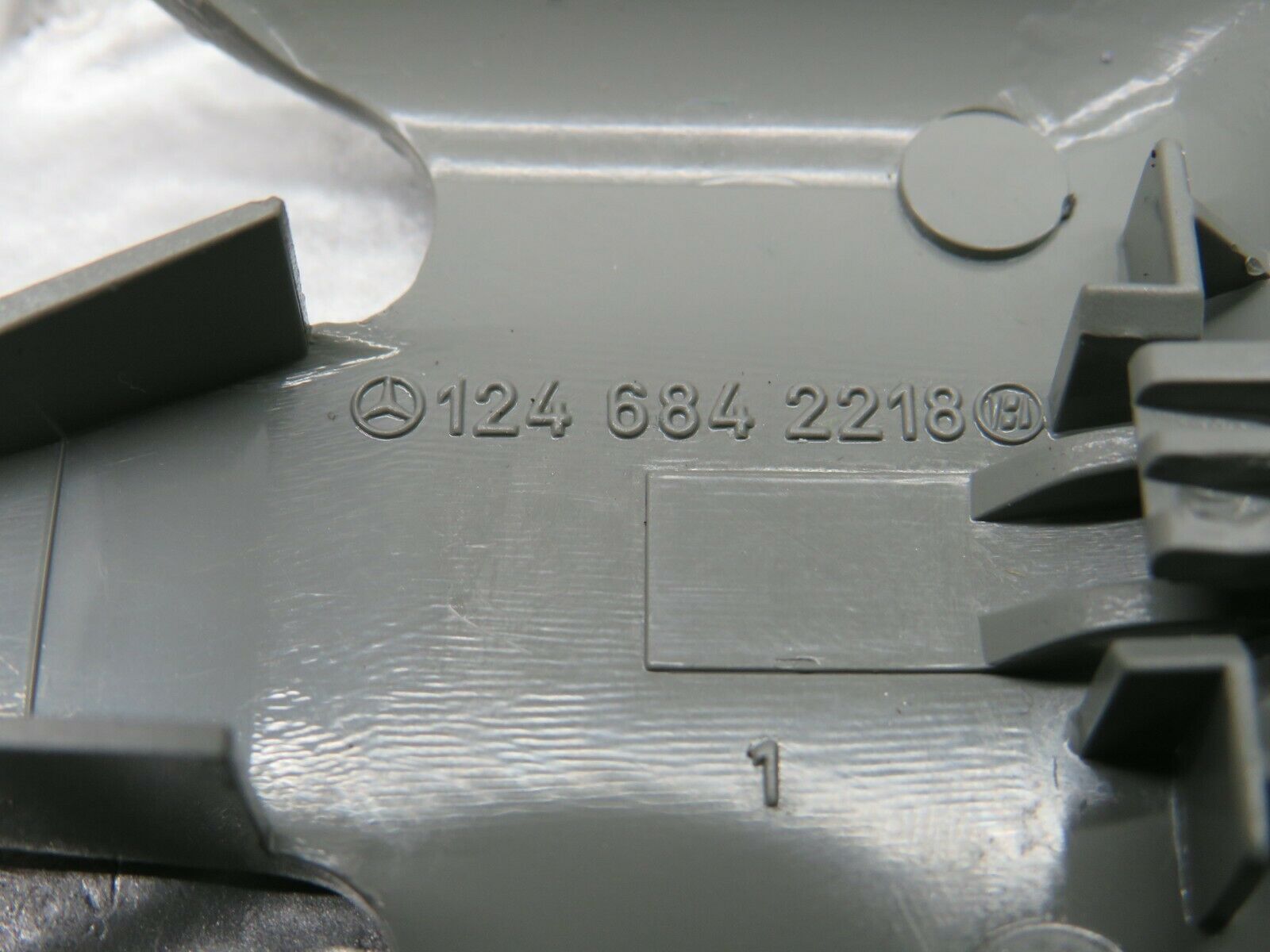 22593 Mercedes-Benz C124 E220 Front Seat Rail Trim Cover 1246842118 1246842218