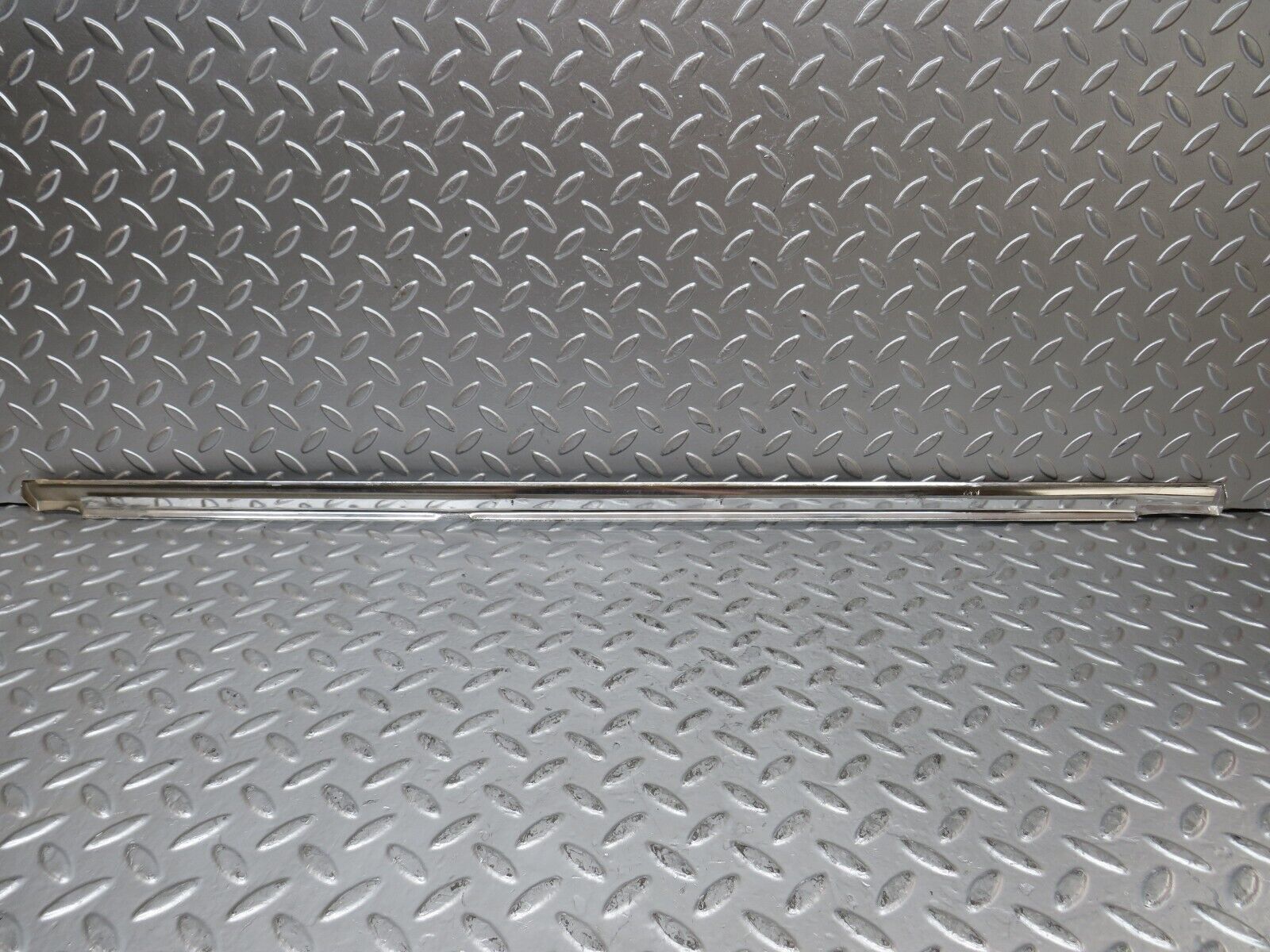 26405 Mercedes-Benz W116 450SE Rear Right Door Chrome Trim