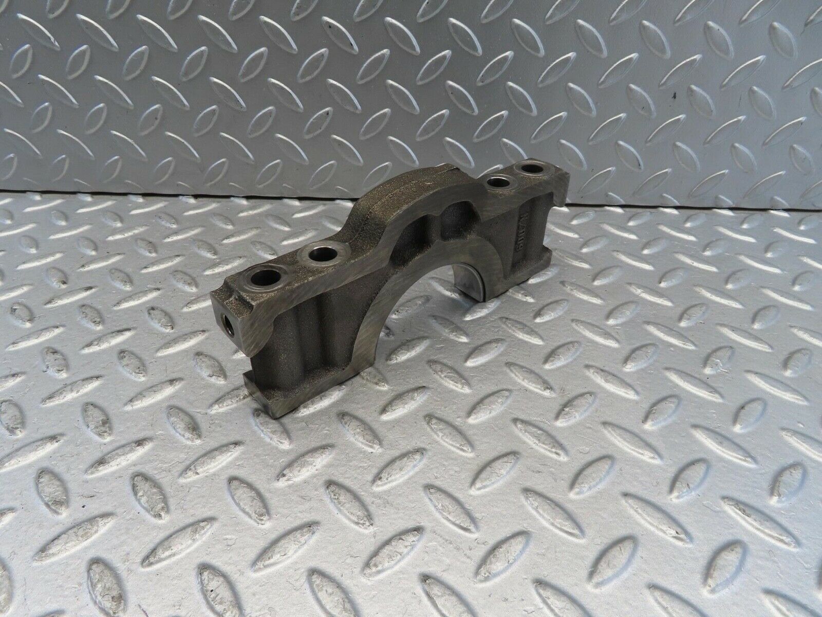 11289 Mercedes-Benz W221 S320 Crankshaft Bearing Holder Block 6420110311