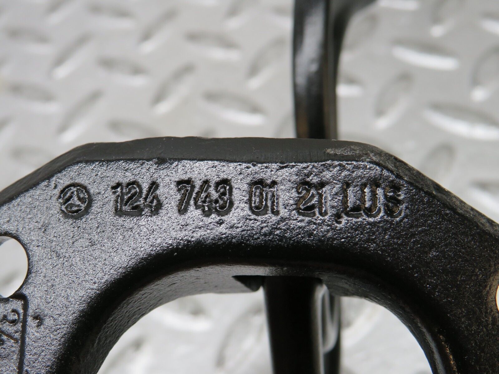 27743 Mercedes-Benz S124 300TE Trunk Lid Hinge Left Side 1247430351 1247430121