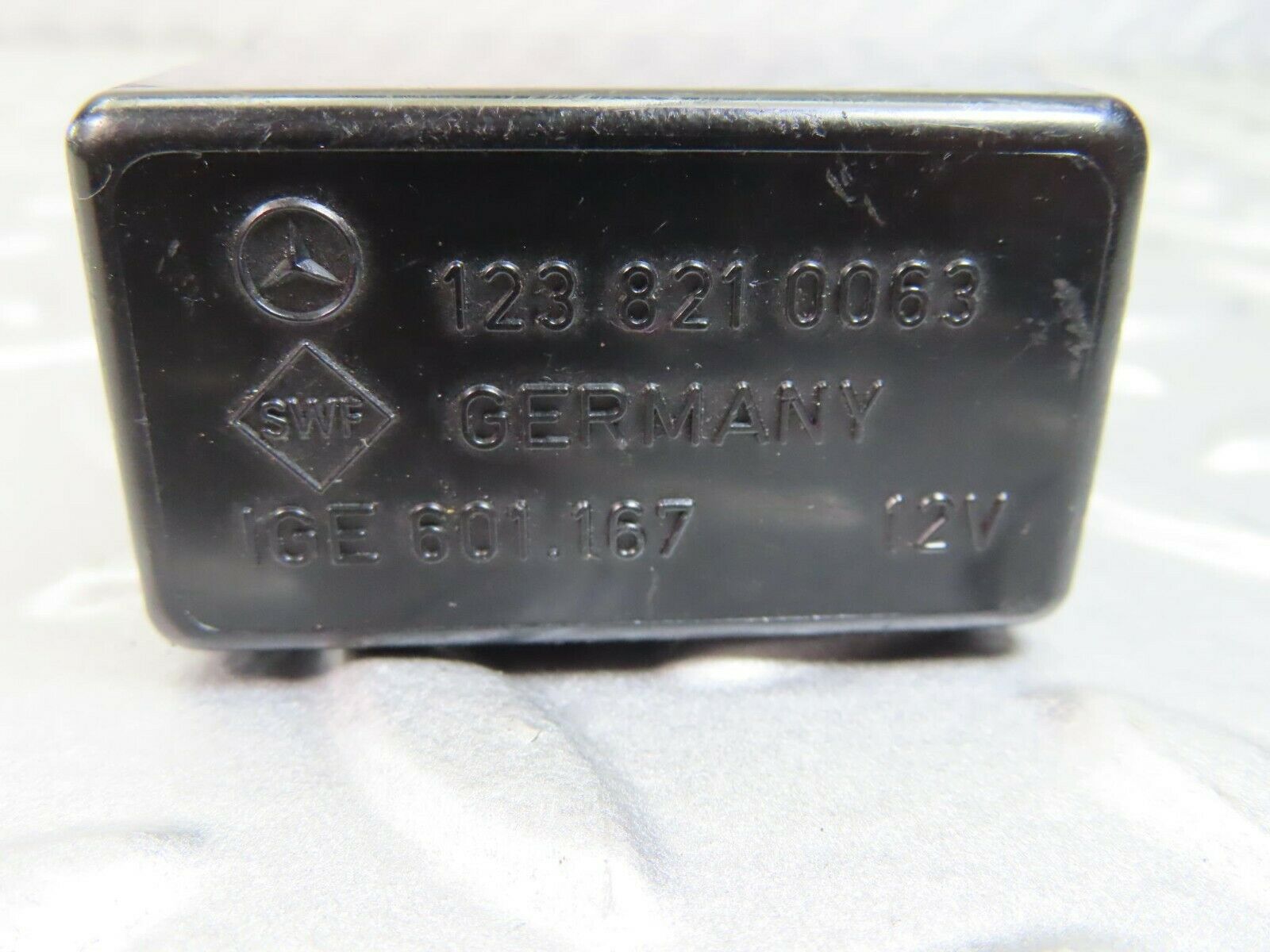 8215 Mercedes-Benz W123 Wiper Control Relay 1238210063