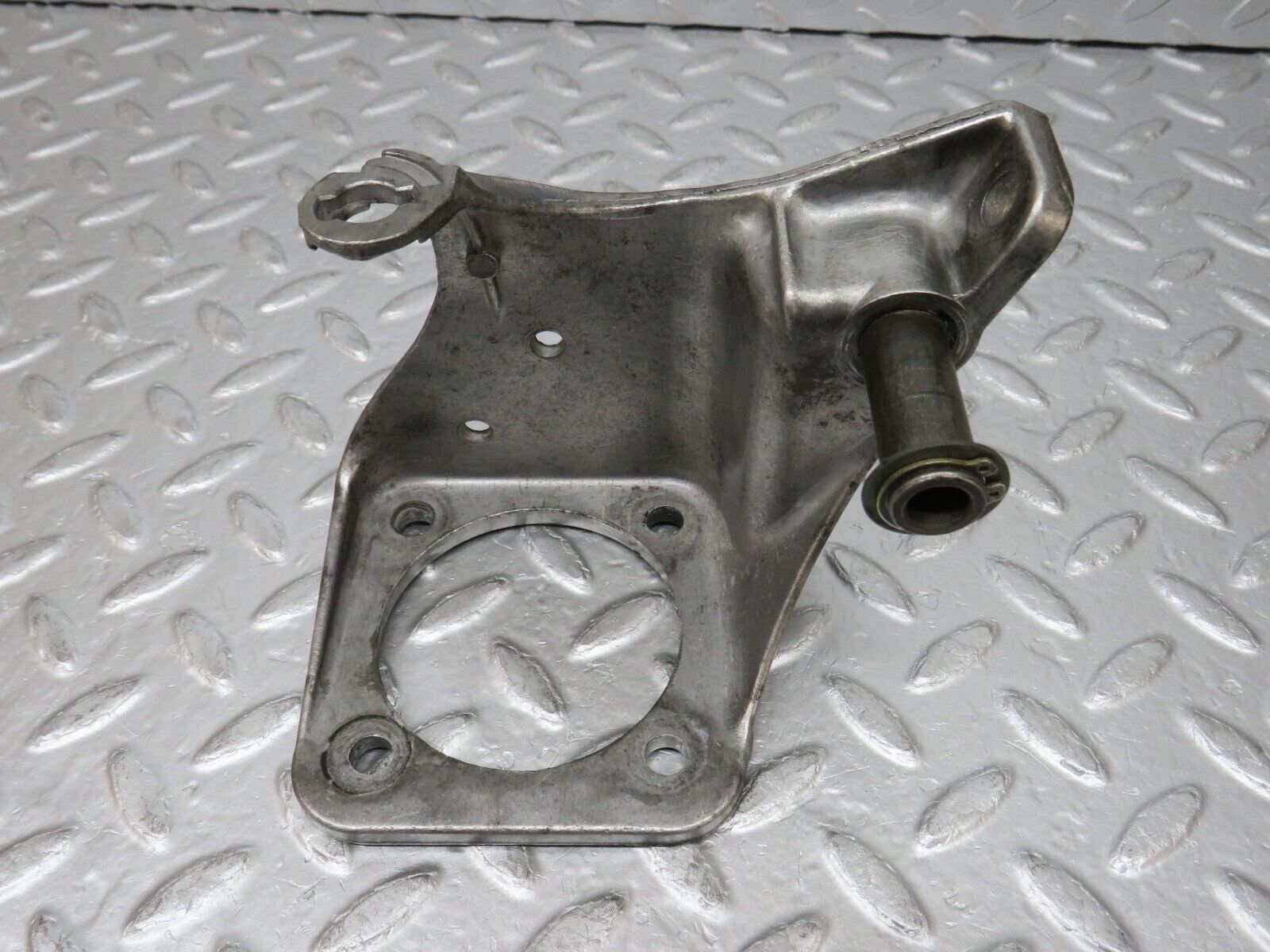 32425 Mercedes-Benz S124 300TE Wagon Brake Pedal Bracket 1242900519