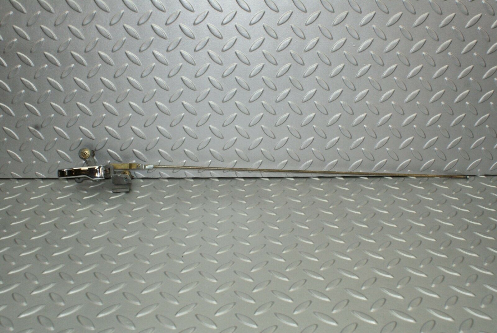 2640 Mercedes-Benz W116 350SE Chrome Door Handle Left 1157660119