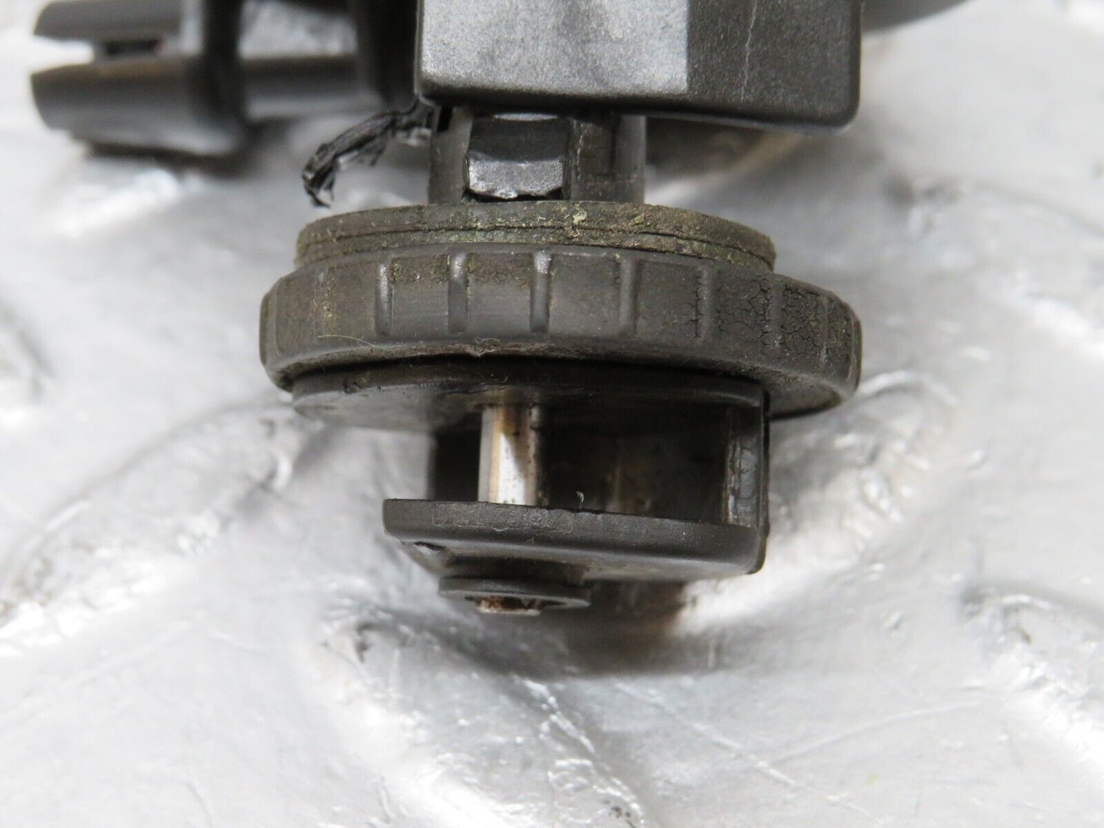 34895 Mercedes-Benz W210 320E Fuel Tank Flap Cap Vacuum Actuator