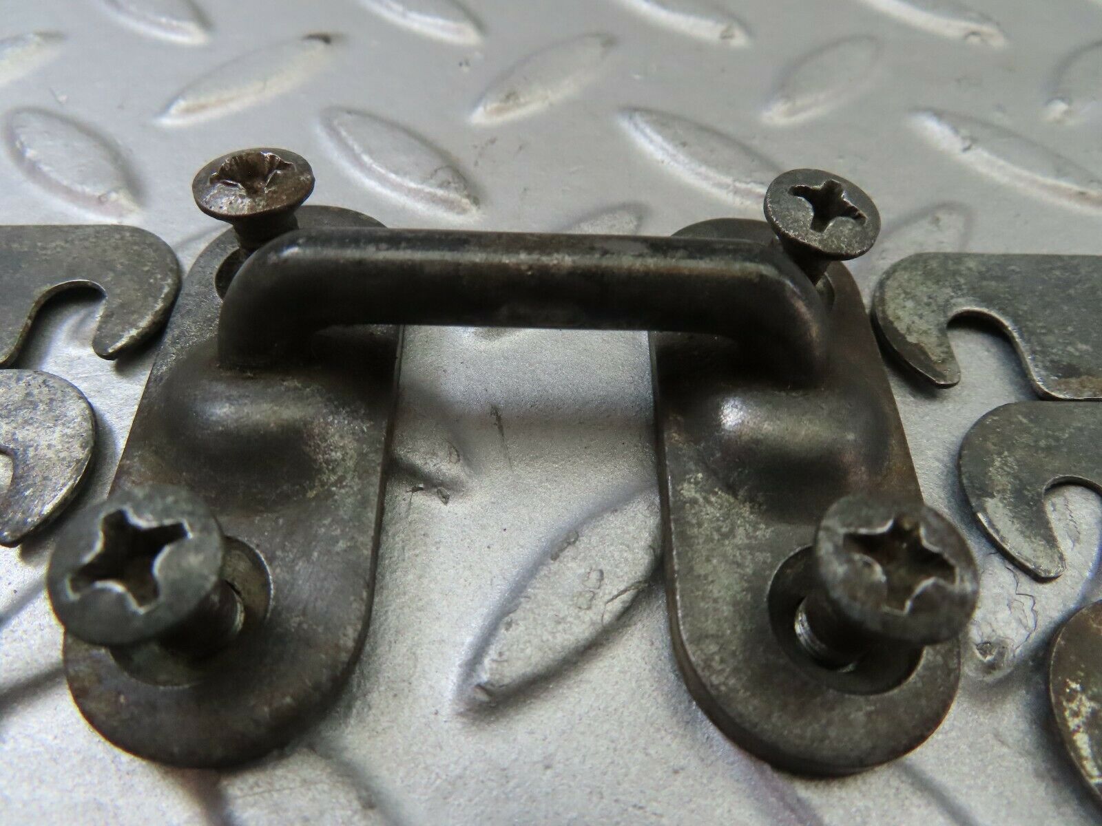 7665 Mercedes-Benz S123 230TE Wagon Trunk Latch Lock 1237400032