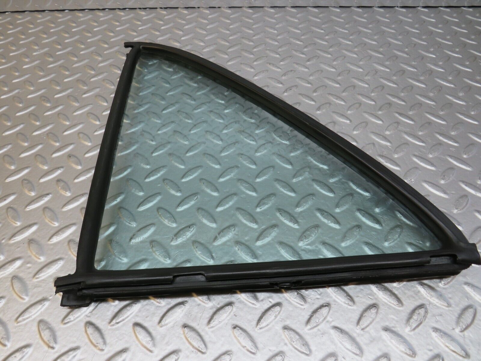 25468 Mercedes-Benz W123 200 Rear Left Quarter Window 1237350124