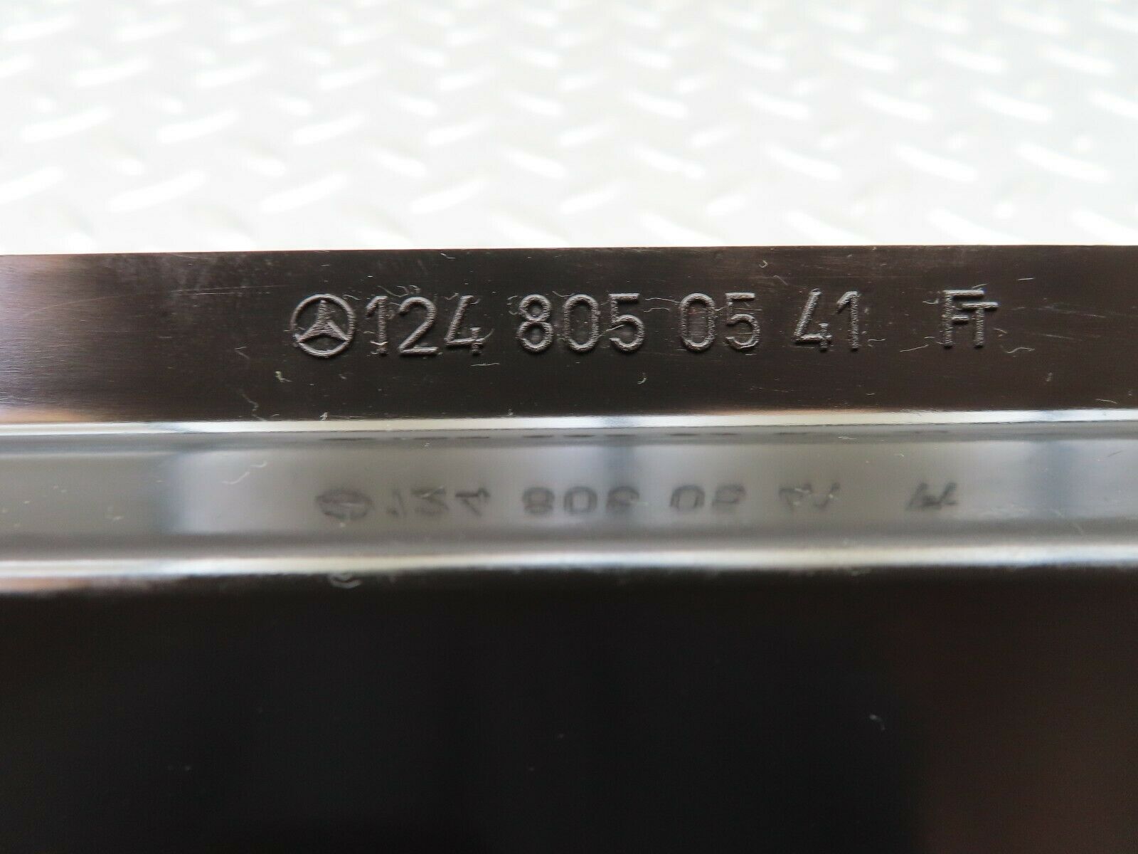 5481 Mercedes-Benz W124 230E Trunk Lid Lock Control Rod Cap 1248050541