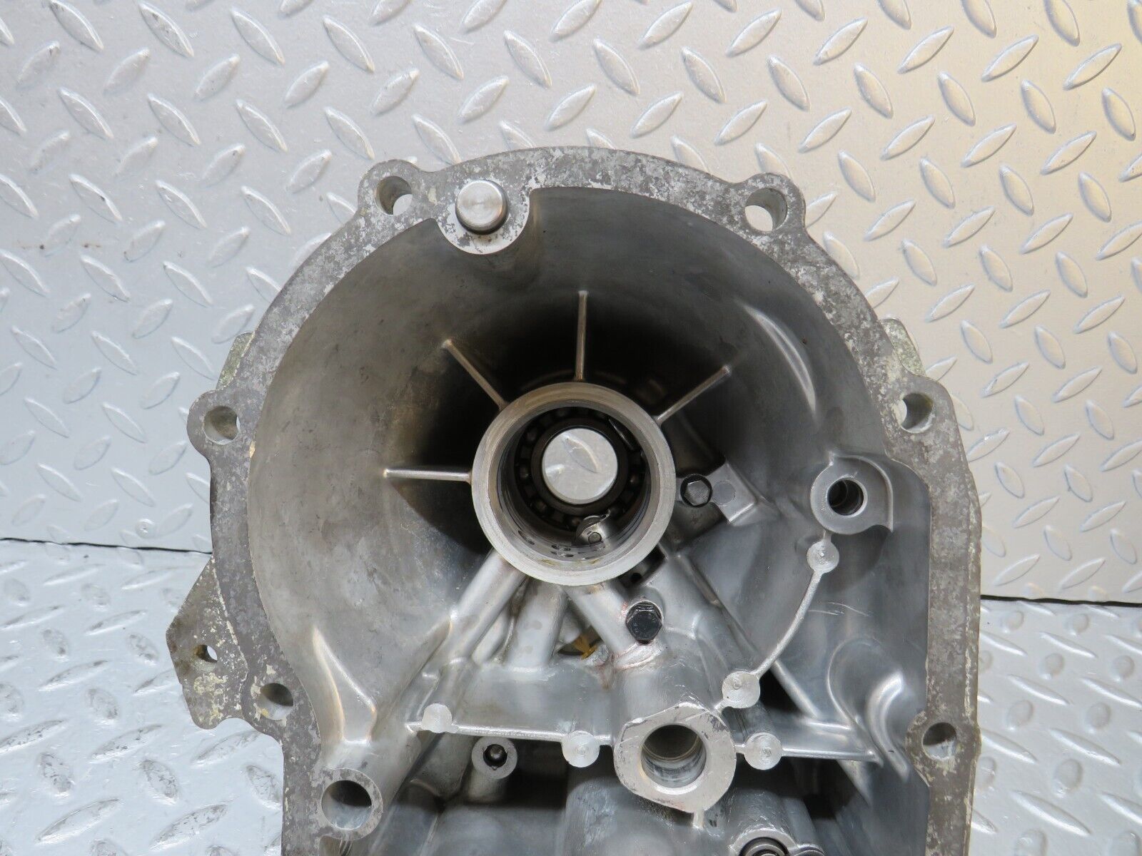 37680 Mercedes-Benz W109 300SEL Automatic Gearbox Rear Housing 1152702411