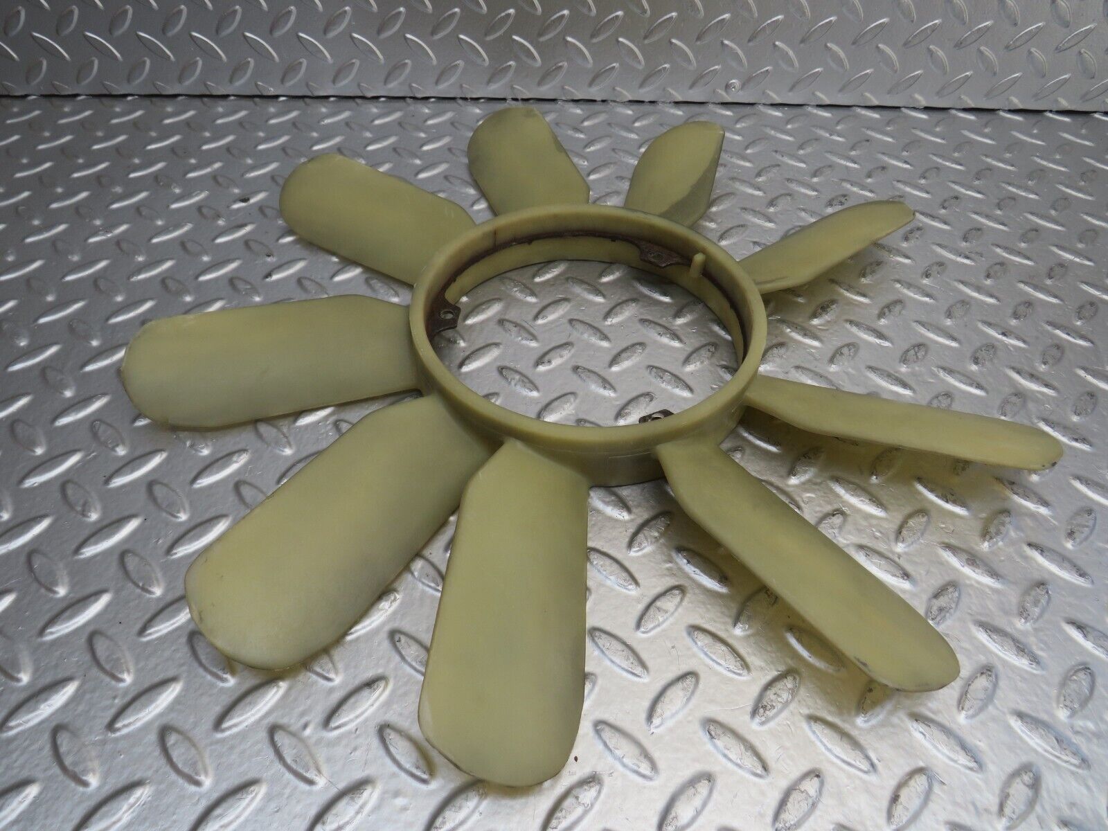 25391 Mercedes-Benz W201 190D Engine Cooling Fan 6022000423