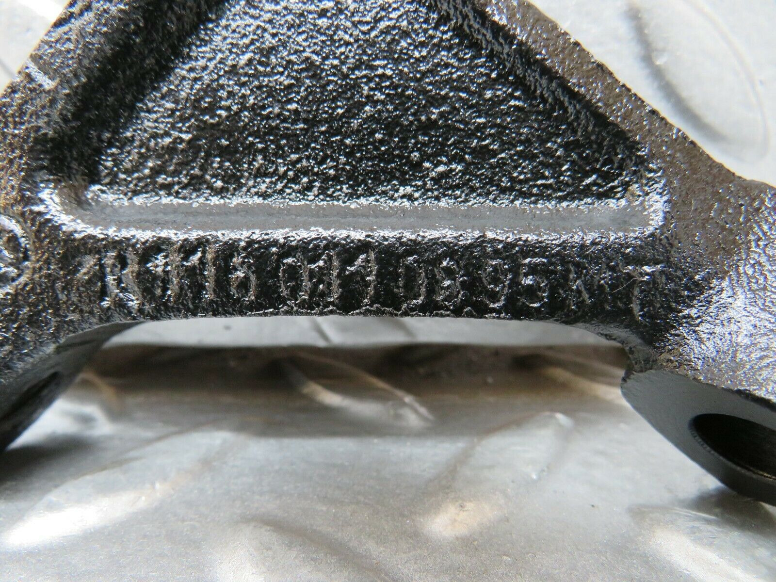 23905 Mercedes-Benz C107 450SL Engine Mount Bracket Pair 1160110895 1160110995