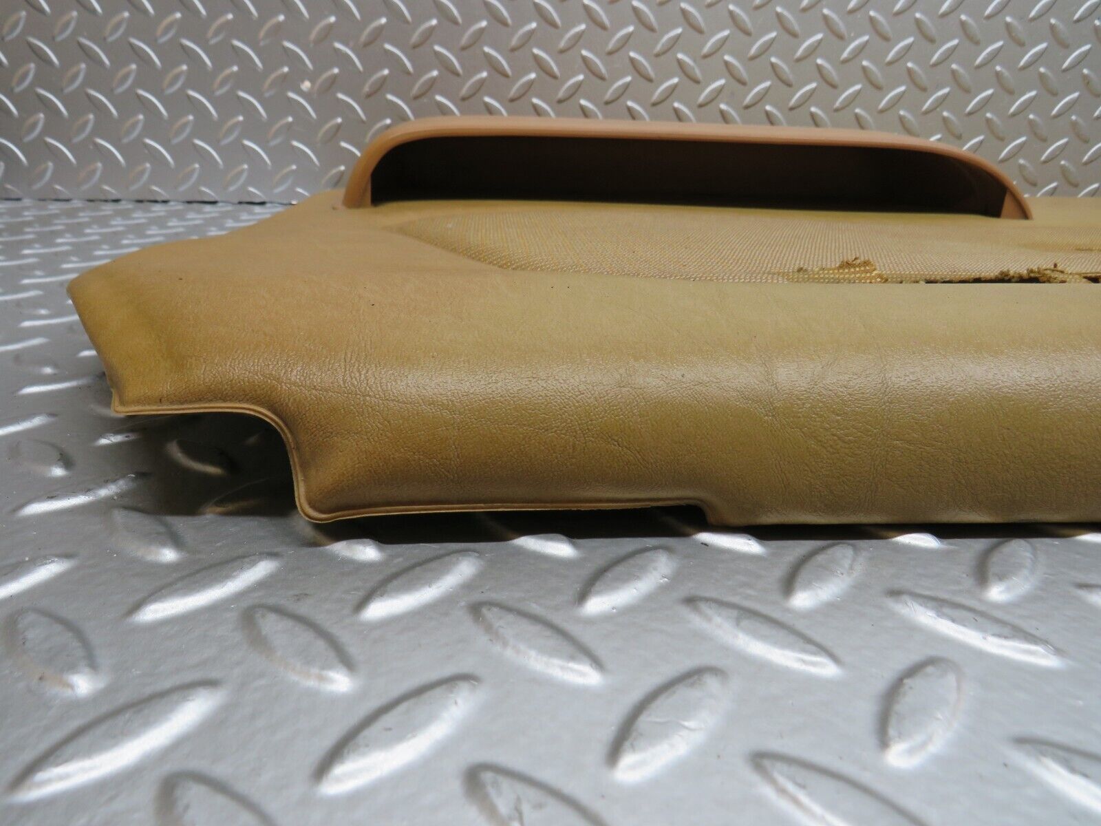 28551 Mercedes-Benz W123 230E Front Left Door Card Beige