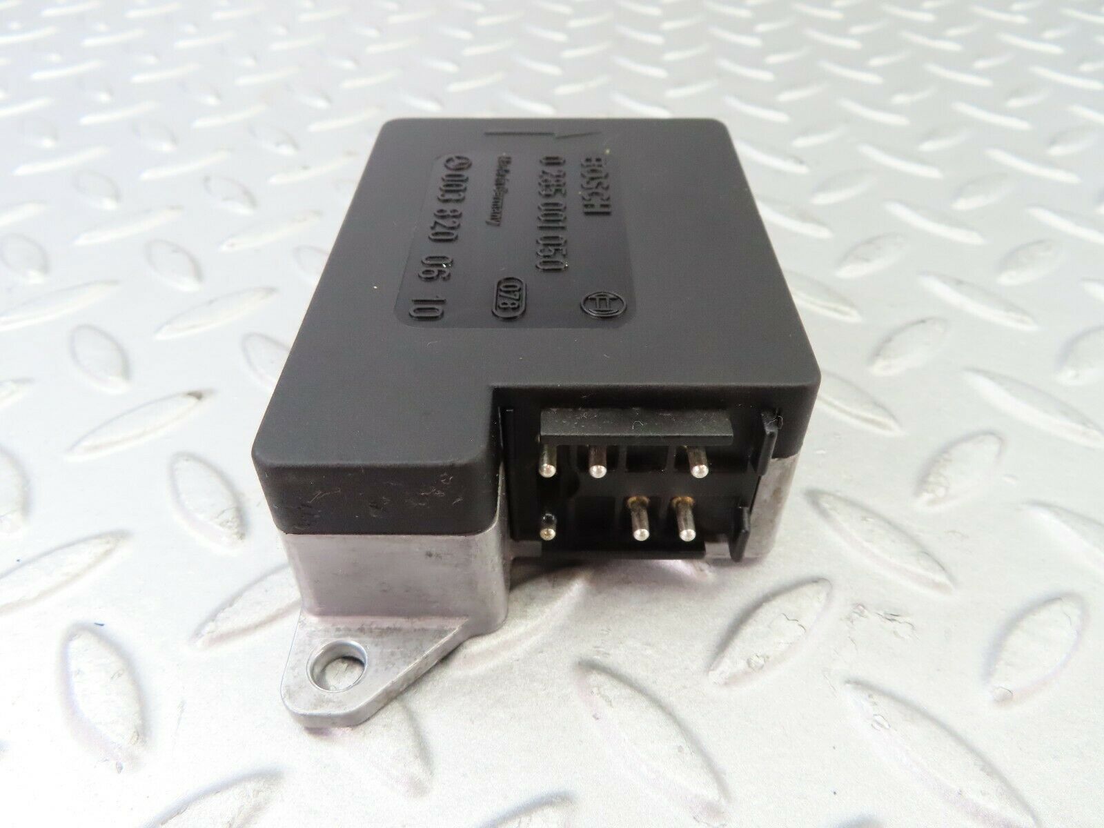 7656 Mercedes-Benz S123 230TE Wagon Crash Sensor Bosch 0038200610