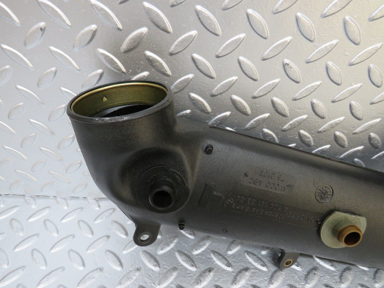 25757 Mercedes-Benz W124 280E Air Intake Pipe 1111400012