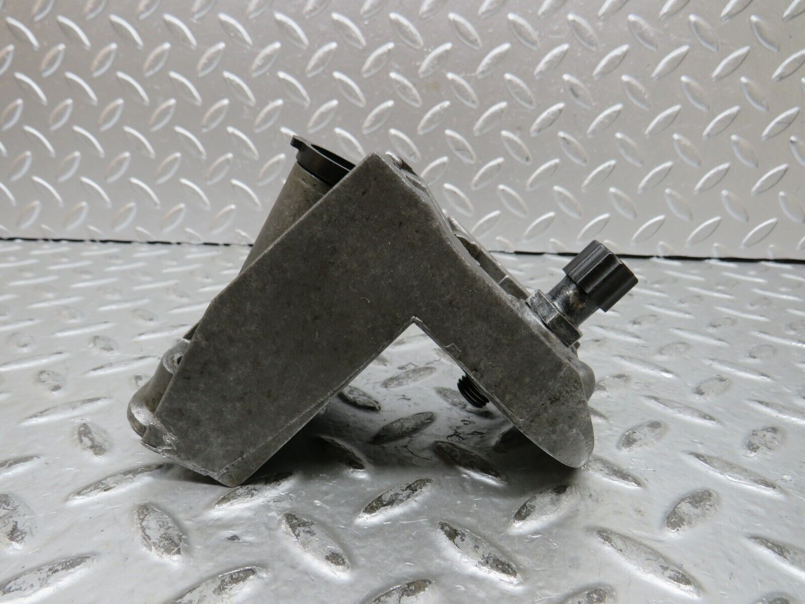 27815 Mercedes-Benz S124 300TE Wagon Fuel Filter Housing 6010920408