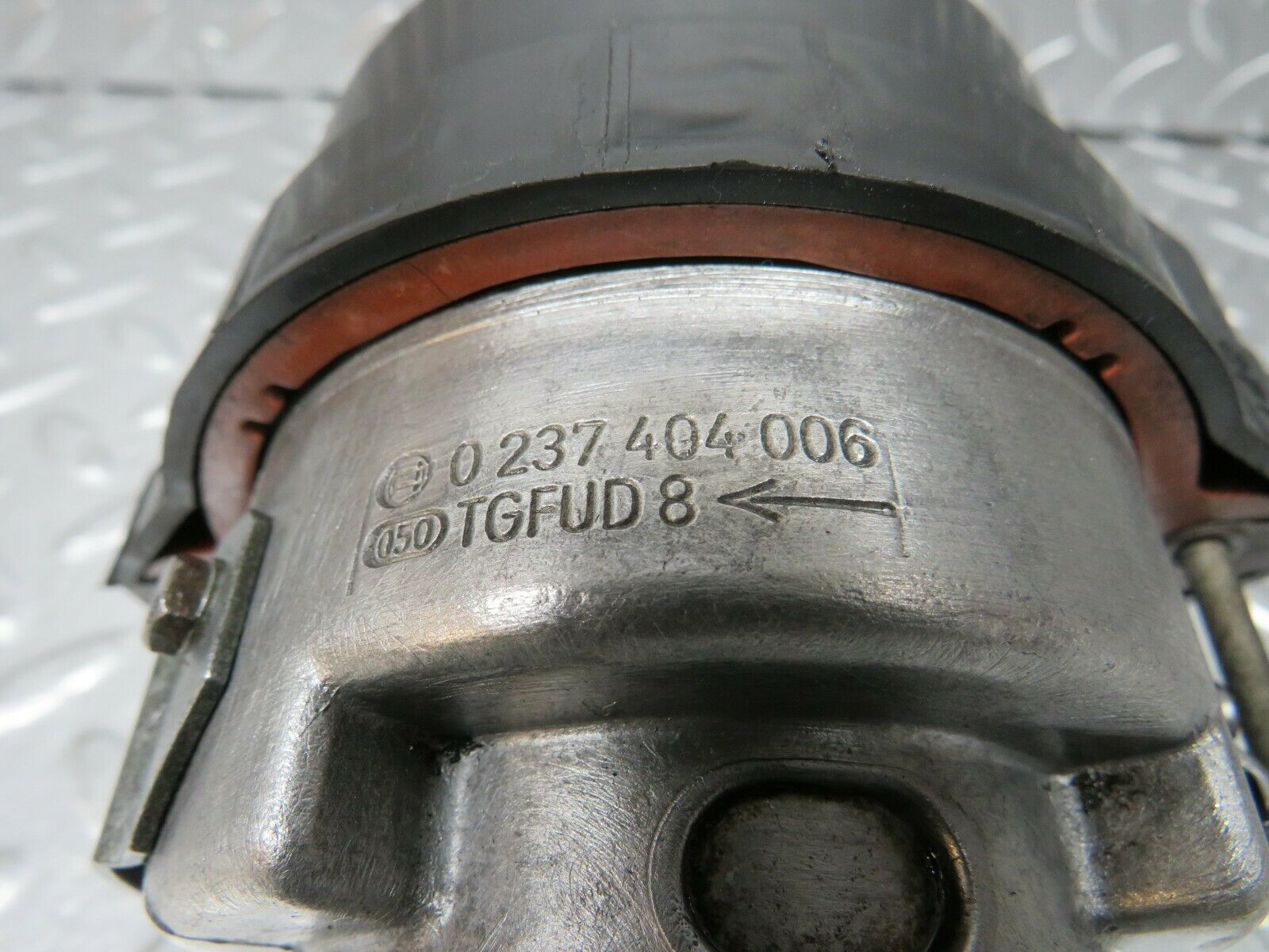 23913 Mercedes-Benz C107 450SLC Coupe Ignition Distributor 0237404006