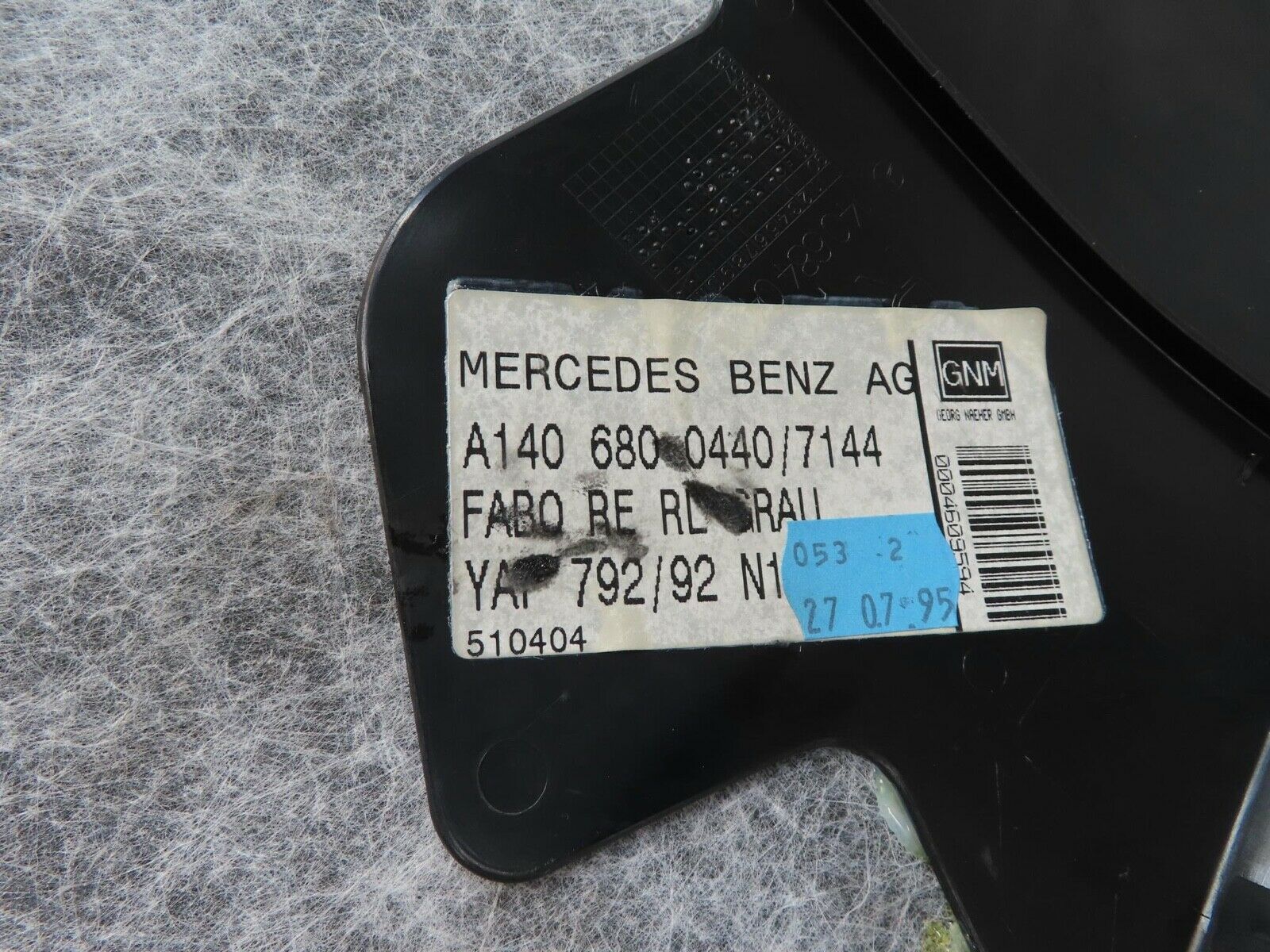 15131 Mercedes-Benz W140 S320 Front Right Foot Well Carpet 1406800440