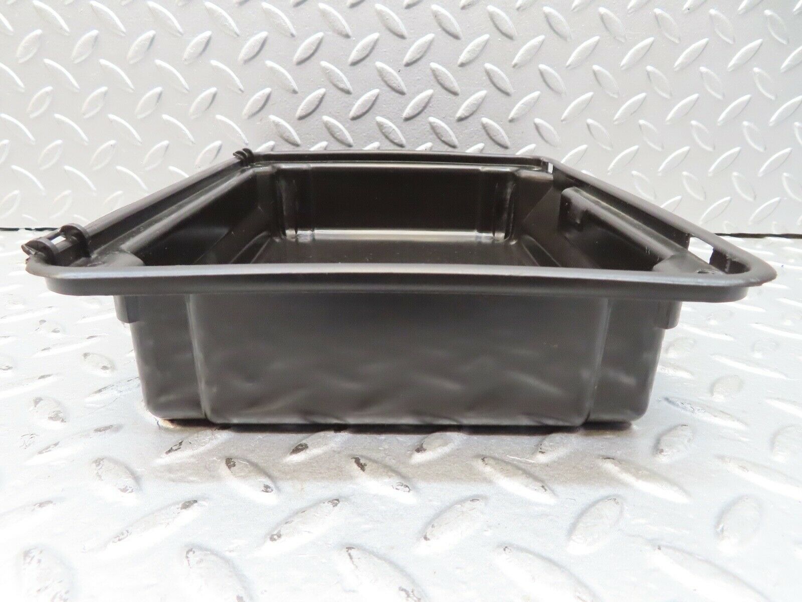 16868 Mercedes-Benz C123 280CE Coupe First Aid Box