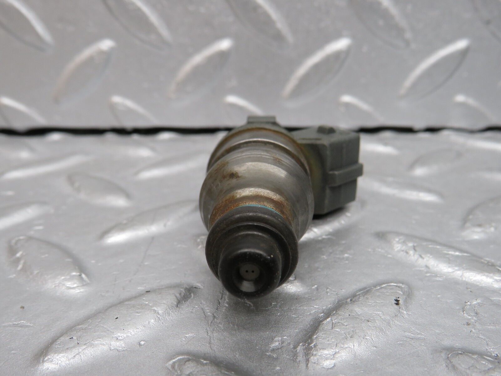 38652 Mercedes-Benz R129 280SL Coupe Fuel Injector Bosch 0000787323 0280155209