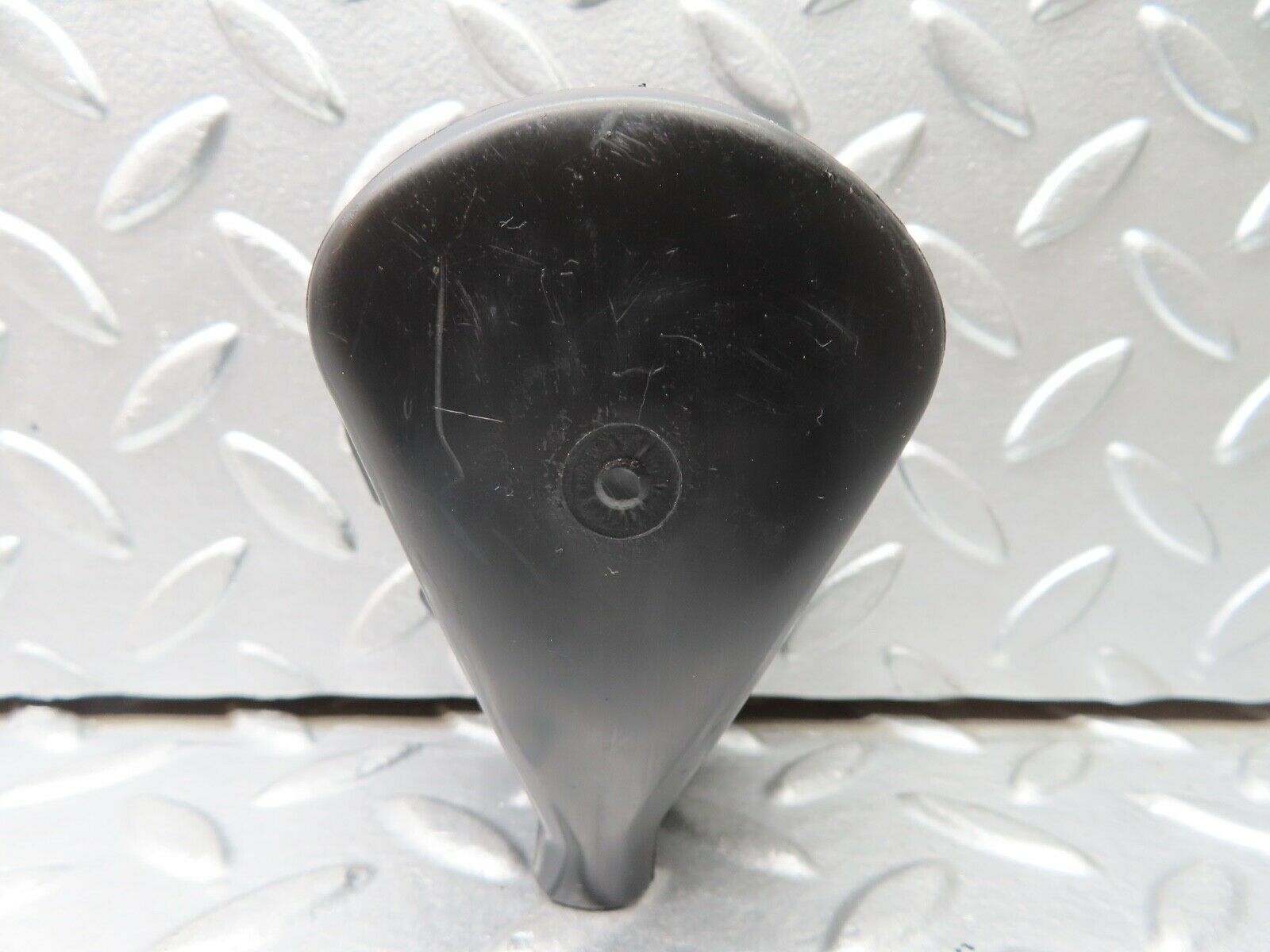 21576 Mercedes-Benz W126 300SE Ignition Coil Cover Cap 0001582285