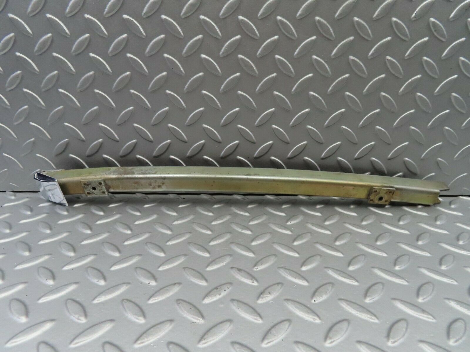 6855 Mercedes-Benz C107 350SLC Coupe Front Right Window Channel