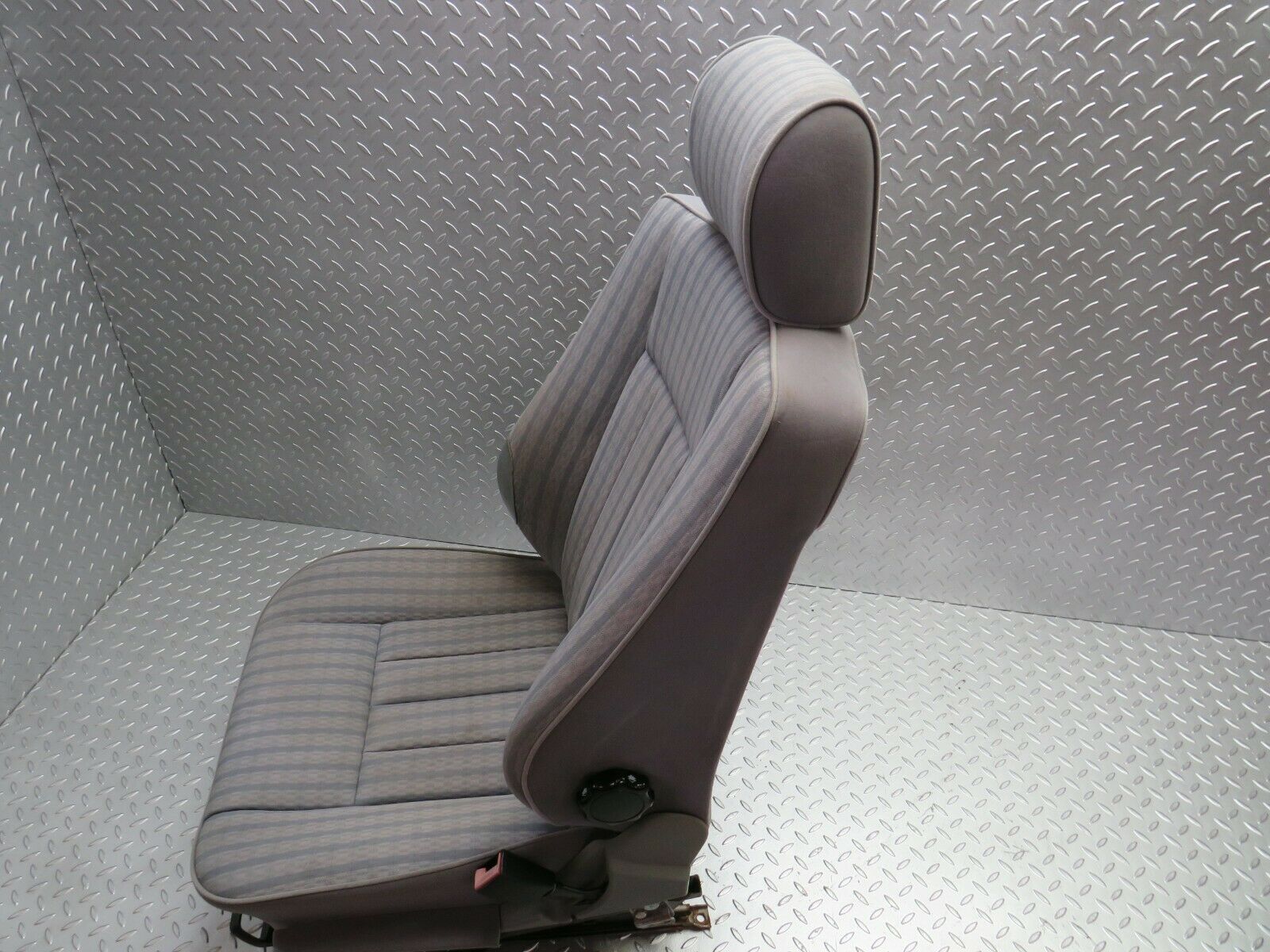 24371 Mercedes-Benz S124 220TE Wagon Front Right Seat