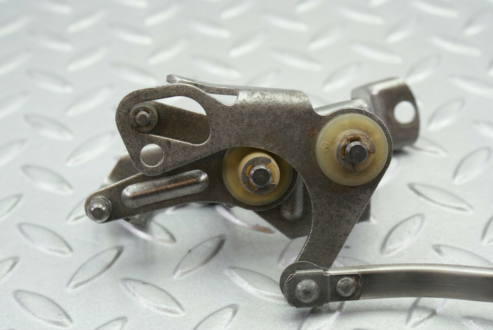 2670 Mercedes-Benz W116 350SE Throttle Linkage