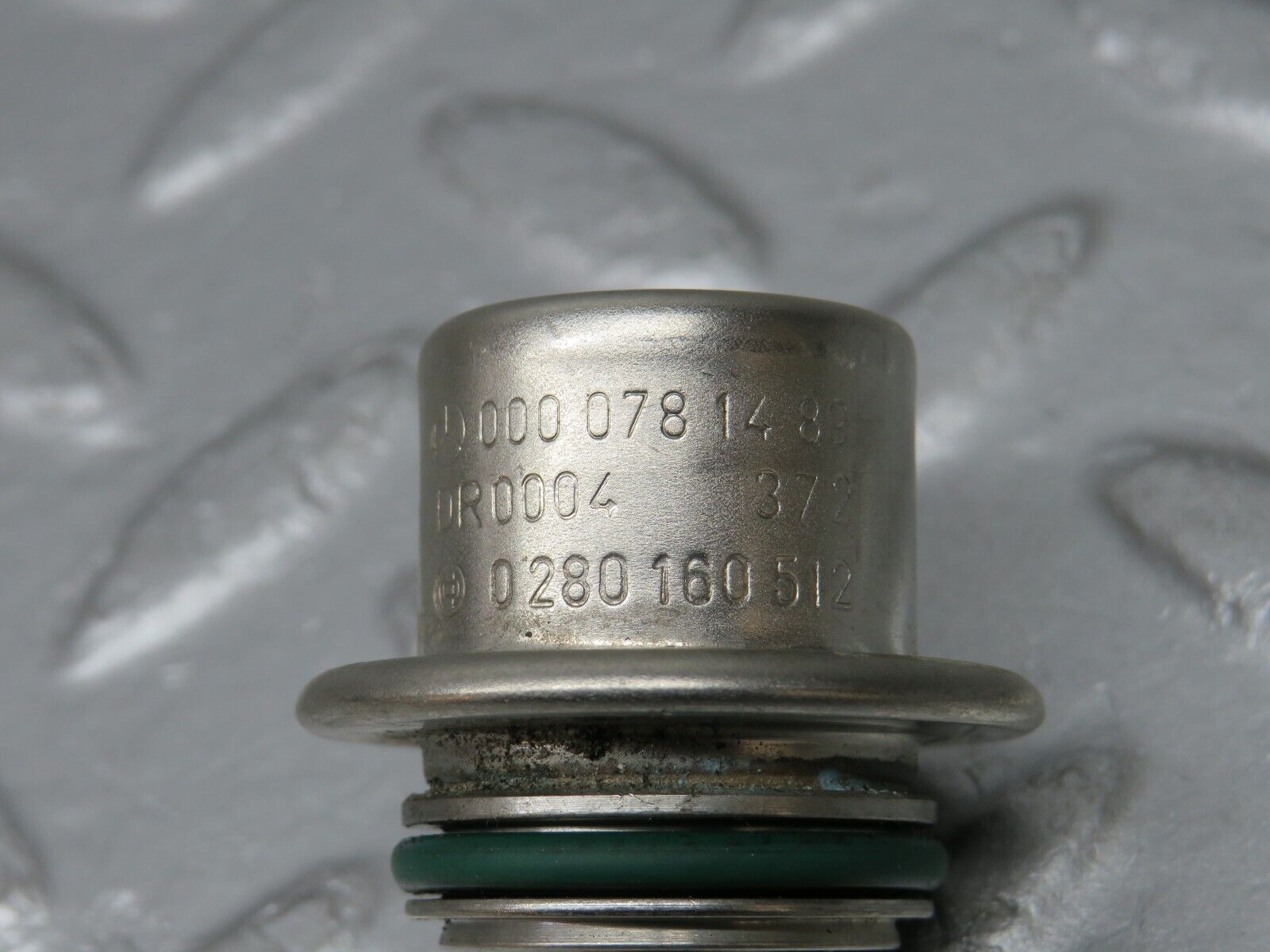 38567 Mercedes-Benz R129 280SL Coupe Fuel Pressure Regulator Bosch 0000781489