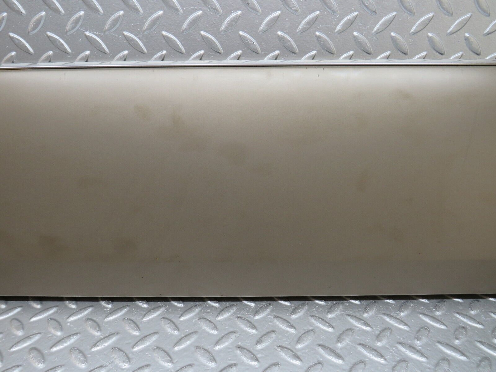 29254 Mercedes-Benz W124 230E Front Left Door Lower Moulding Trim 1246901540