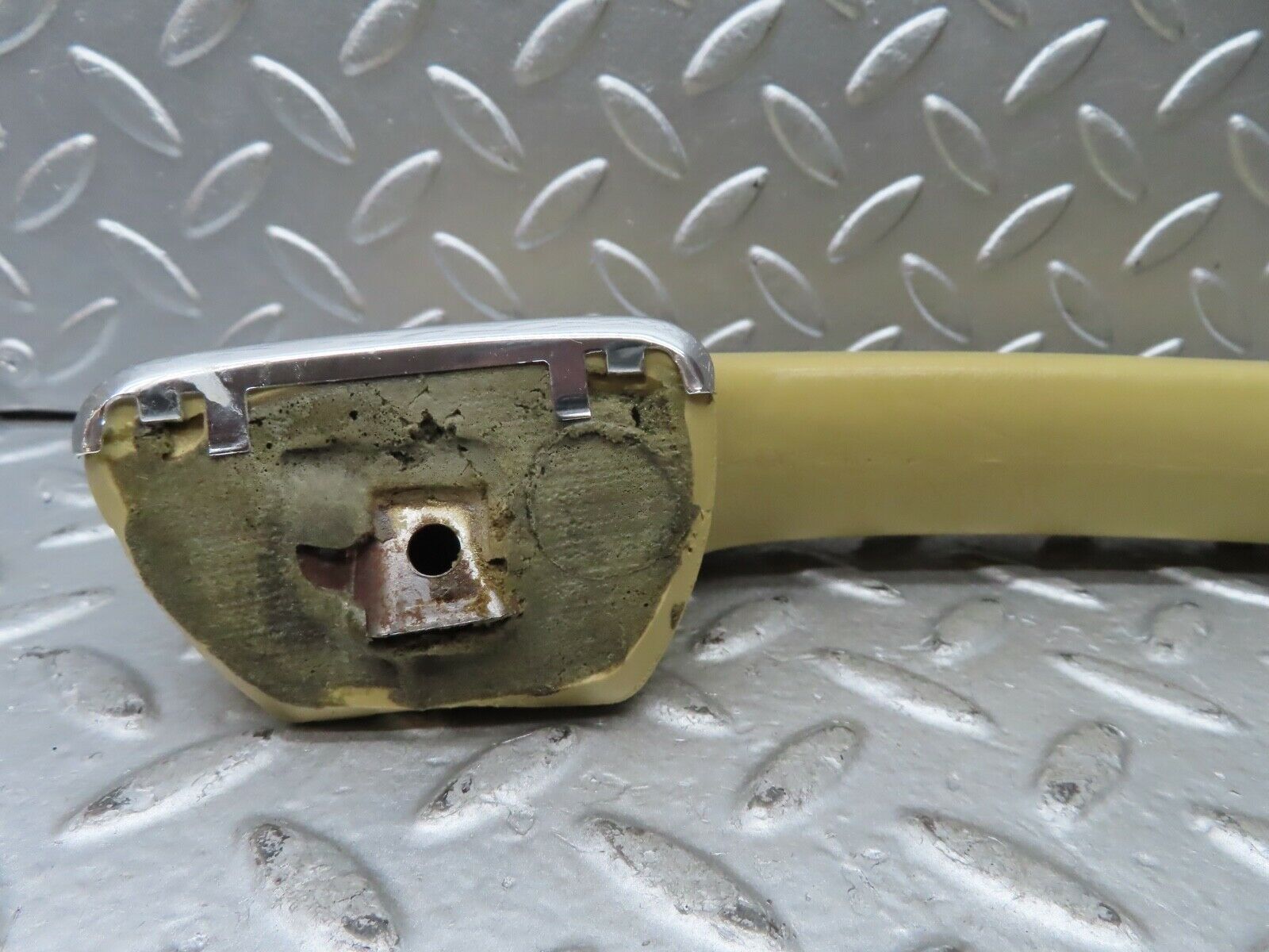 21031 Mercedes-Benz W123 230E Interior Door Handle Rear Left Beige 1239701901