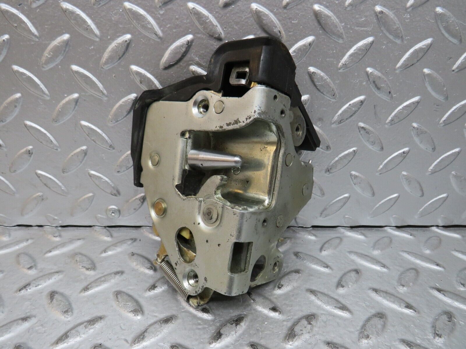 28742 Mercedes-Benz W123 230E Rear Left Door Lock Mechanism 1237230108