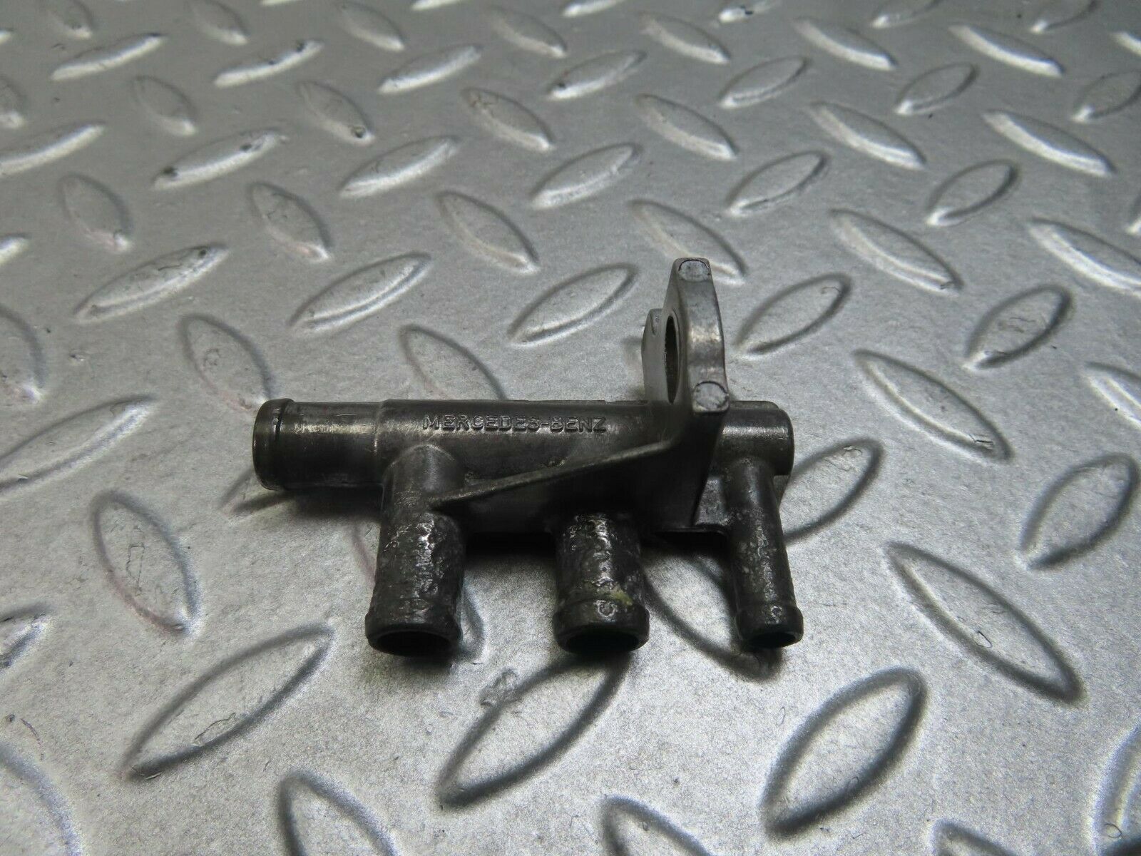 8799 Mercedes-Benz W123 Distributor For Carburettor 1022030029