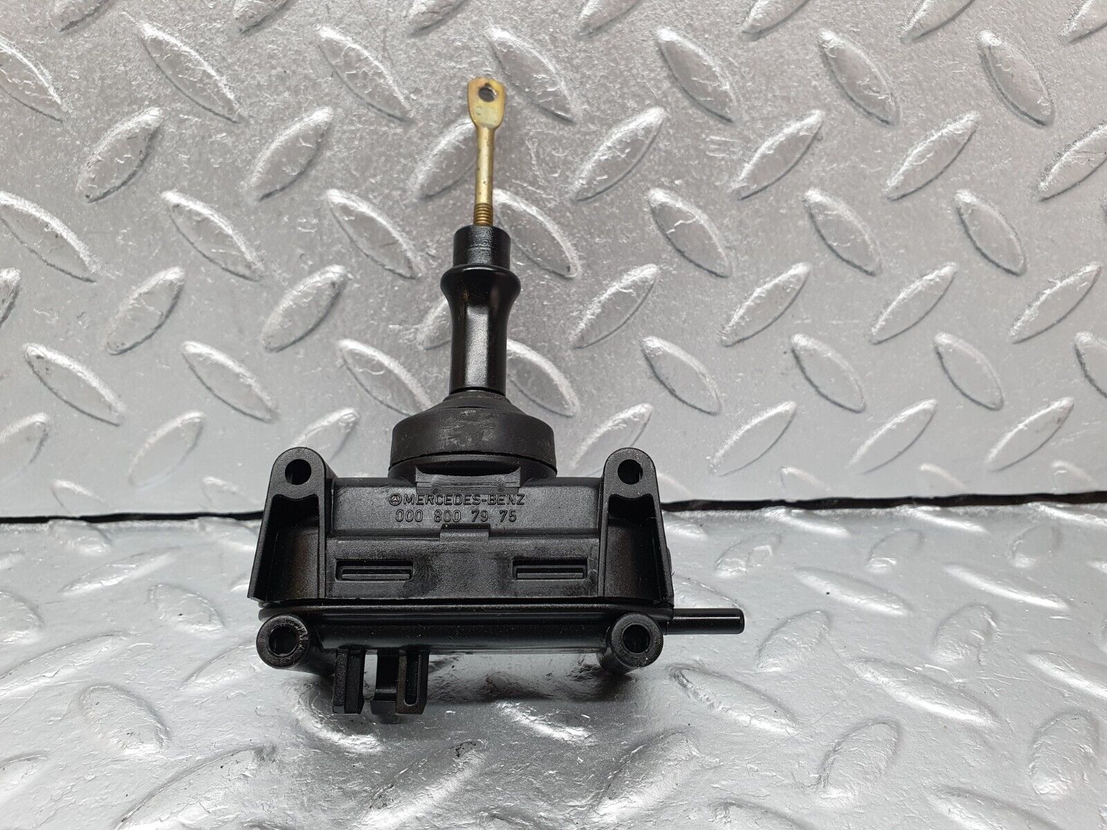 41511 Mercedes-Benz W124 200E Rear Door Lock Vacuum Actuator 0008007975