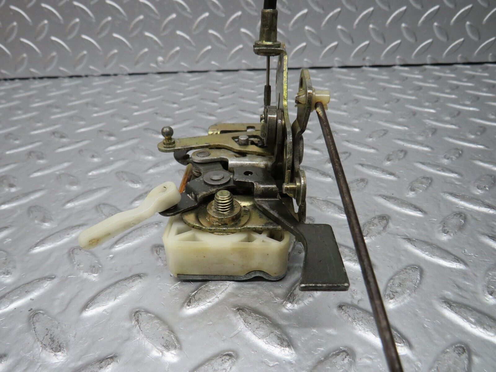 30103 Porsche 924 Left Door Lock Mechanism 92753705306 92853715303