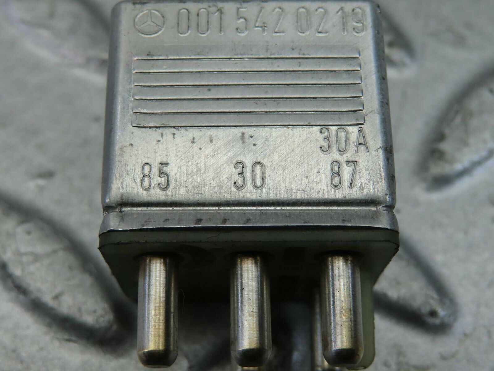 9423 Mercedes-Benz C124 300CE Coupe Electric Multi Purpose Relay 0015420219