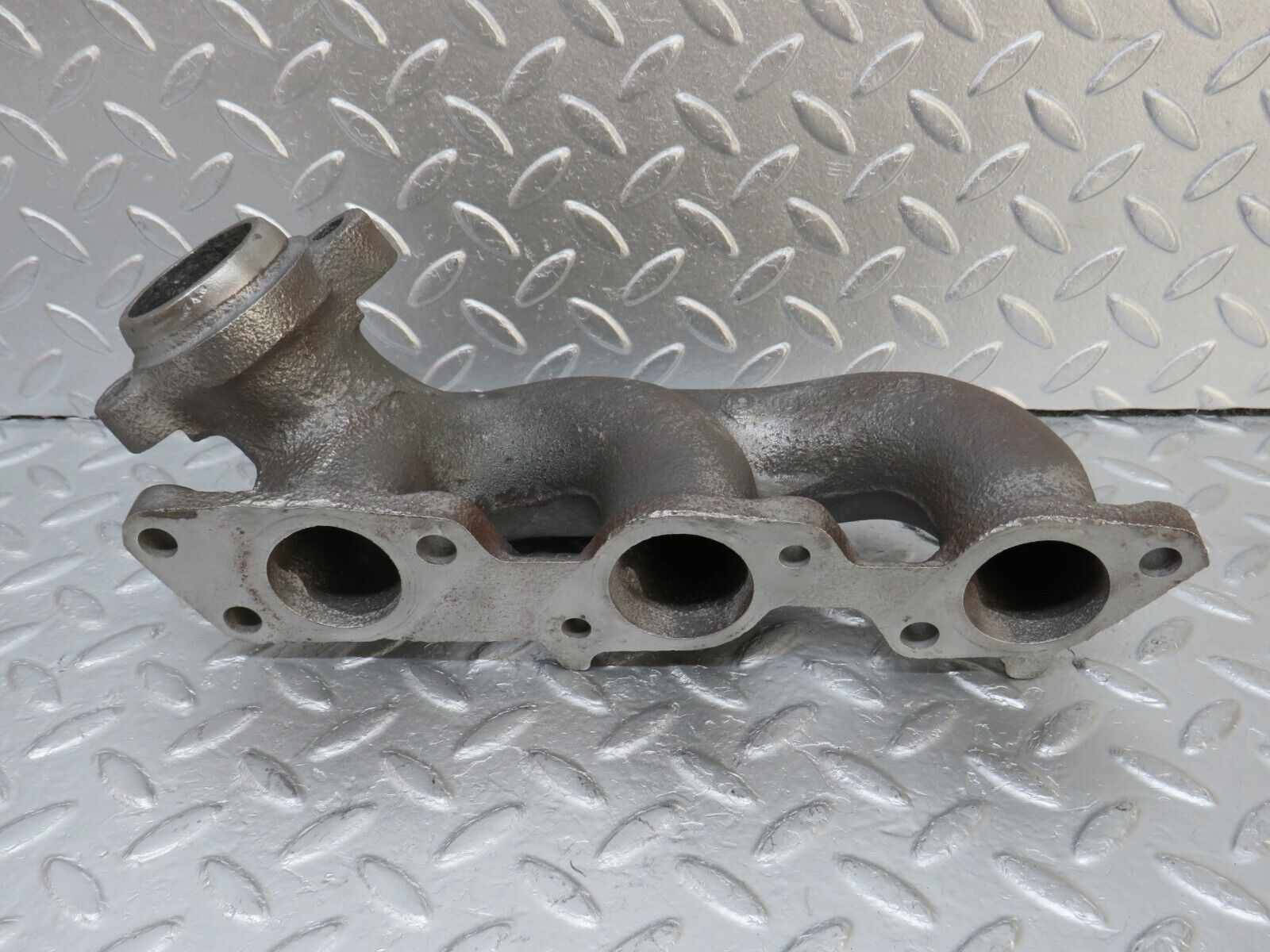 34688 Mercedes-Benz W124 260E Exhaust Manifold 4-6 Cylinder 1031422202