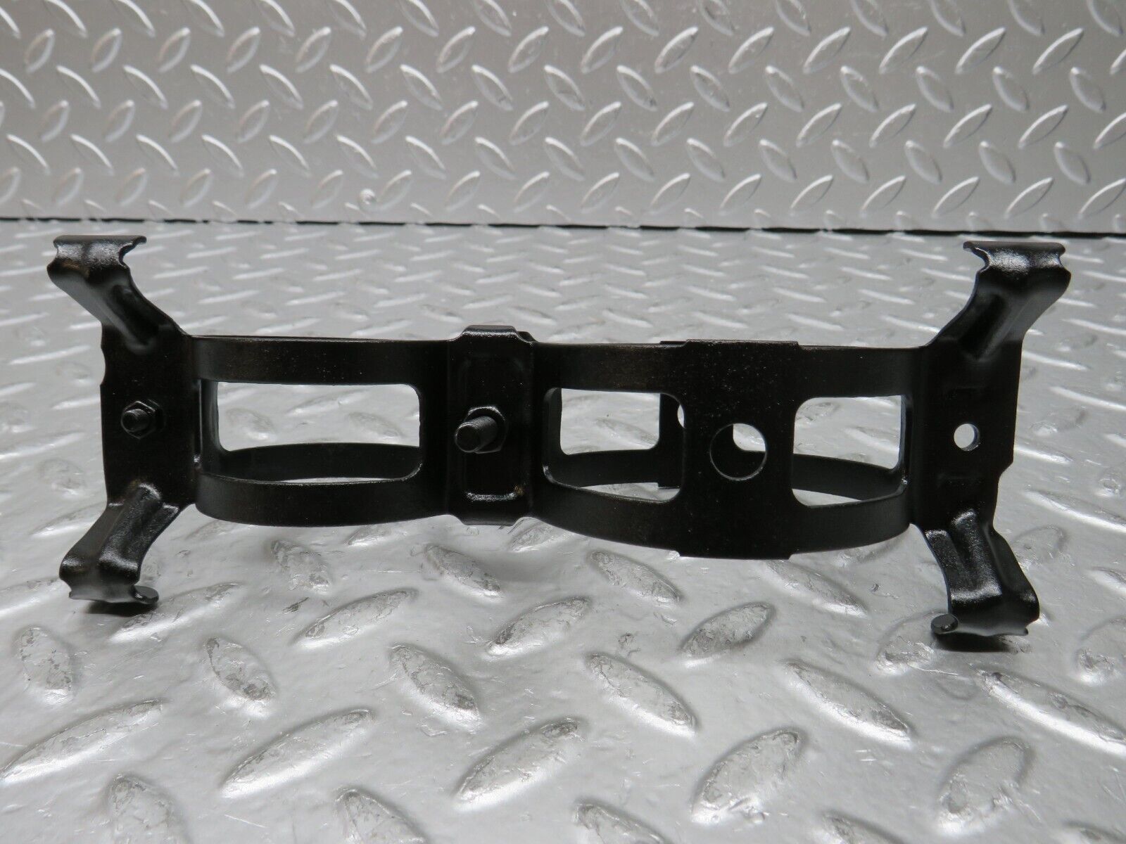 26725 Mercedes-Benz C124 220CE Coupe Fuel Pump Fuel Filter Bracket Holder