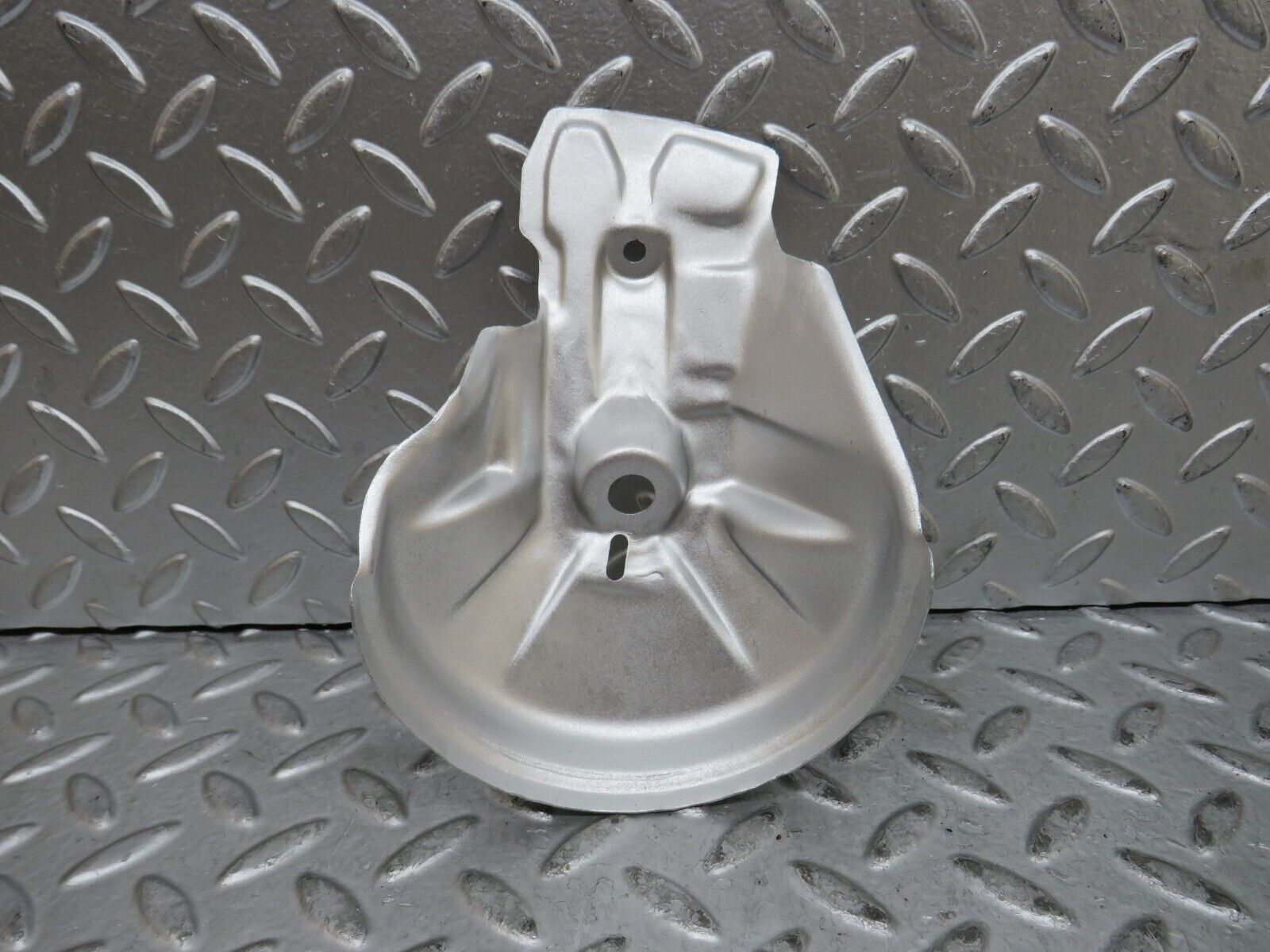 29104 Mercedes-Benz C124 320CE Coupe Engine Mount Bracket Heat Shield