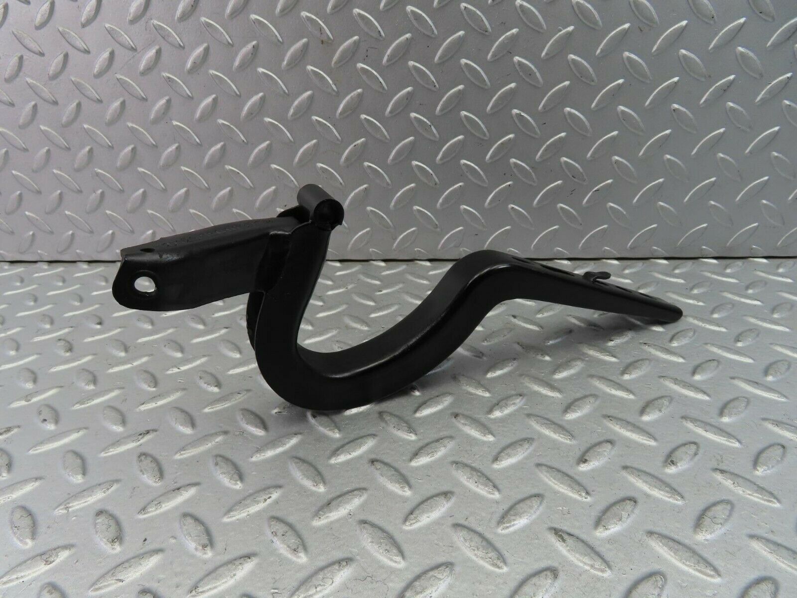 9693 Mercedes-Benz C123 280CE Coupe Trunk Lid Hinge Left Side 1237500187